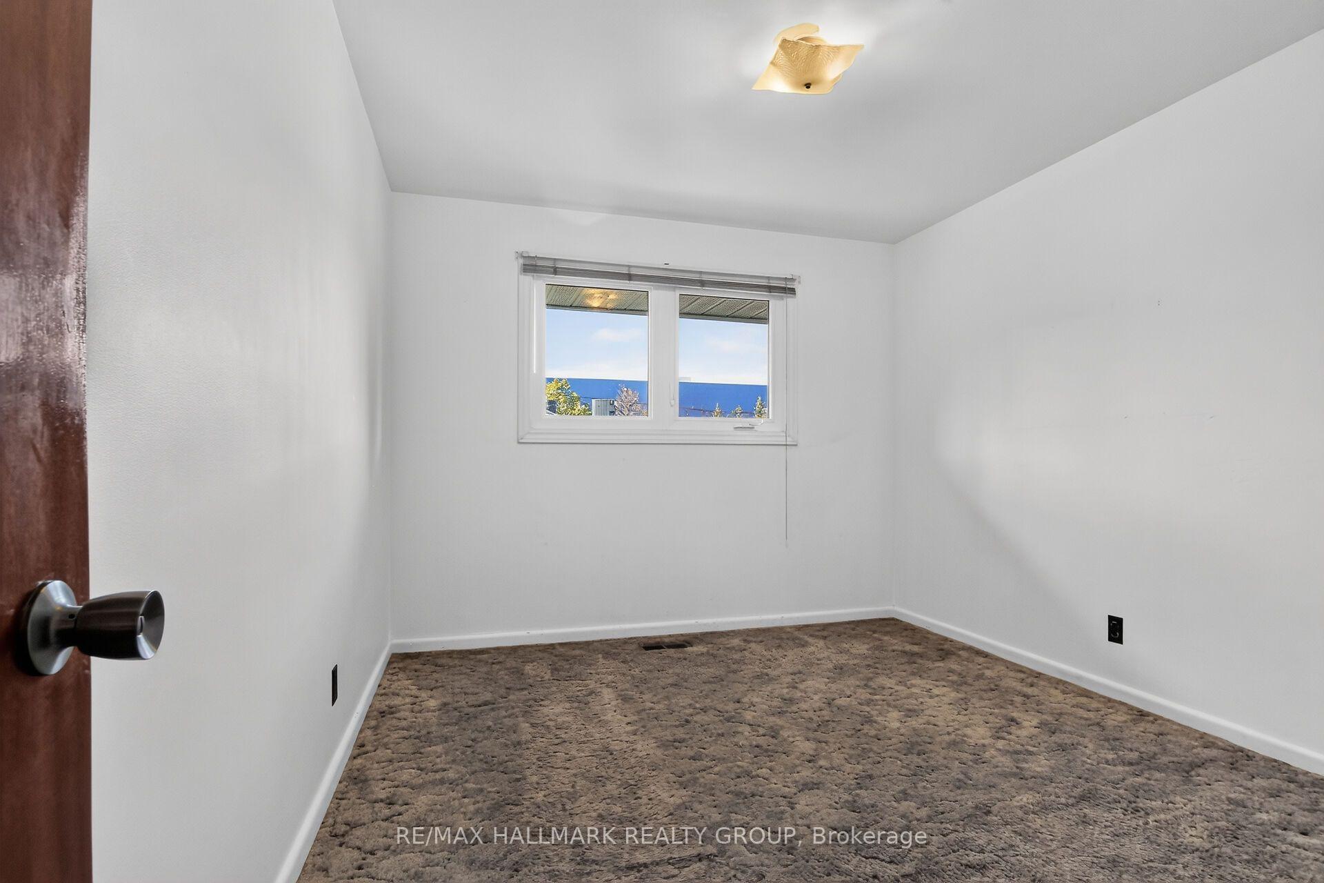 Photo 21 of 1130 Soderlind Street, Ottawa, Parkway Park — HOMEH