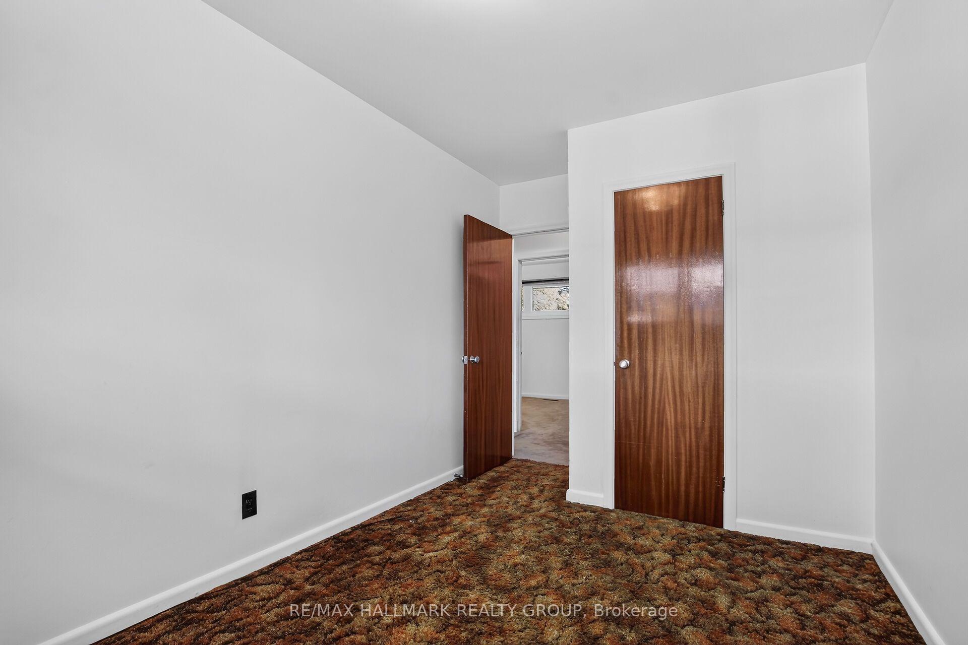 Photo 27 of 1130 Soderlind Street, Ottawa, Parkway Park — HOMEH