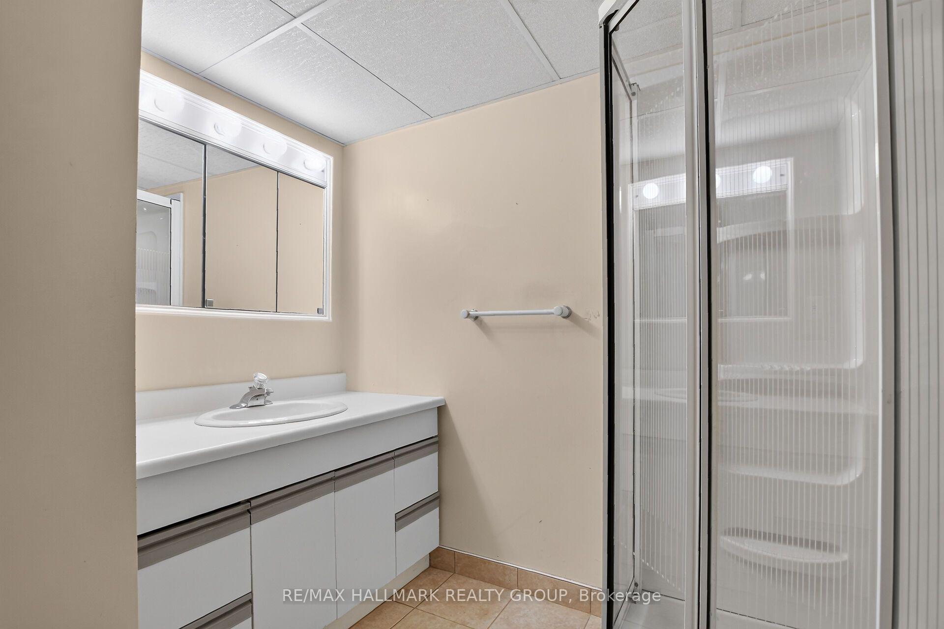 Photo 35 of 1130 Soderlind Street, Ottawa, Parkway Park — HOMEH