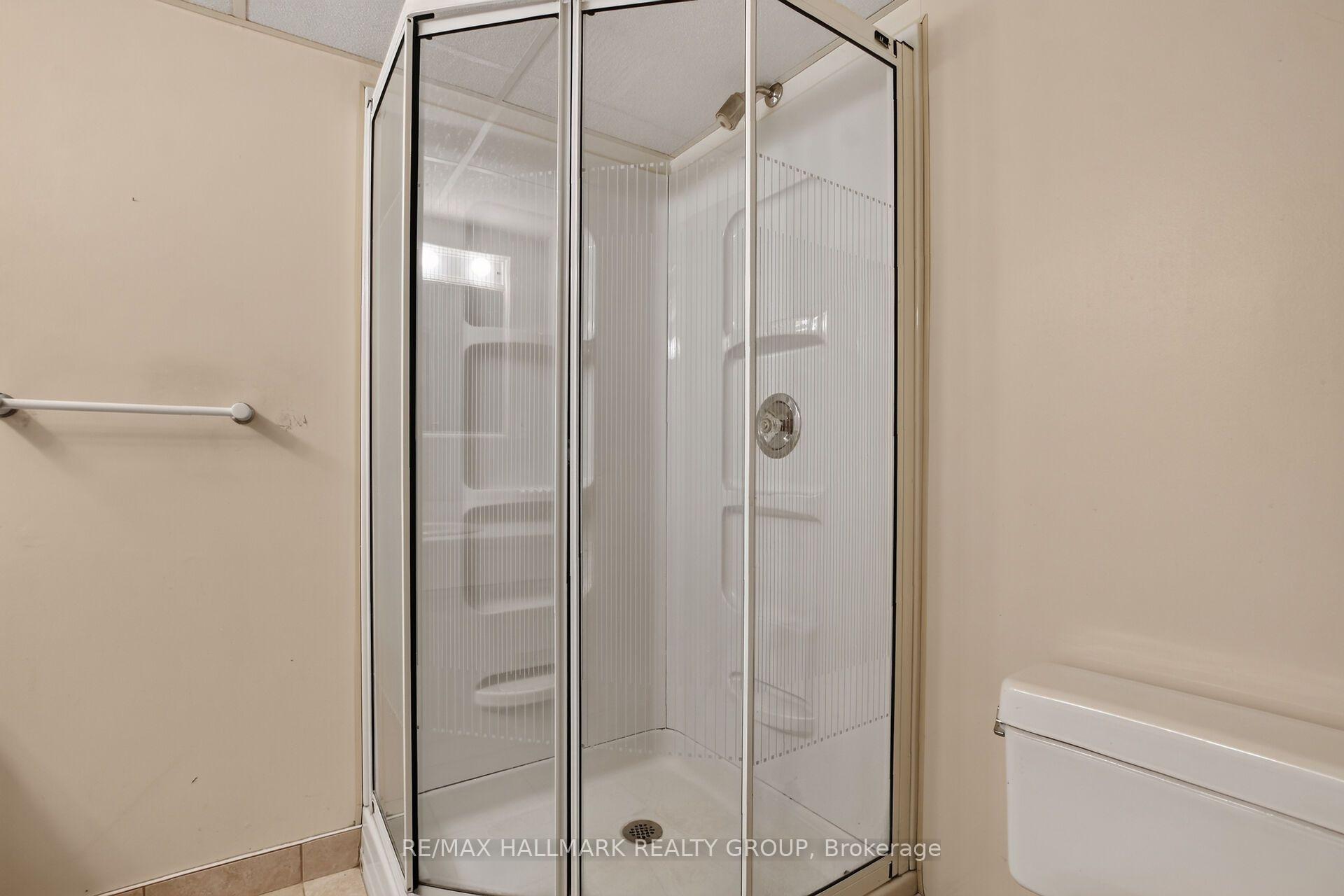 Photo 36 of 1130 Soderlind Street, Ottawa, Parkway Park — HOMEH