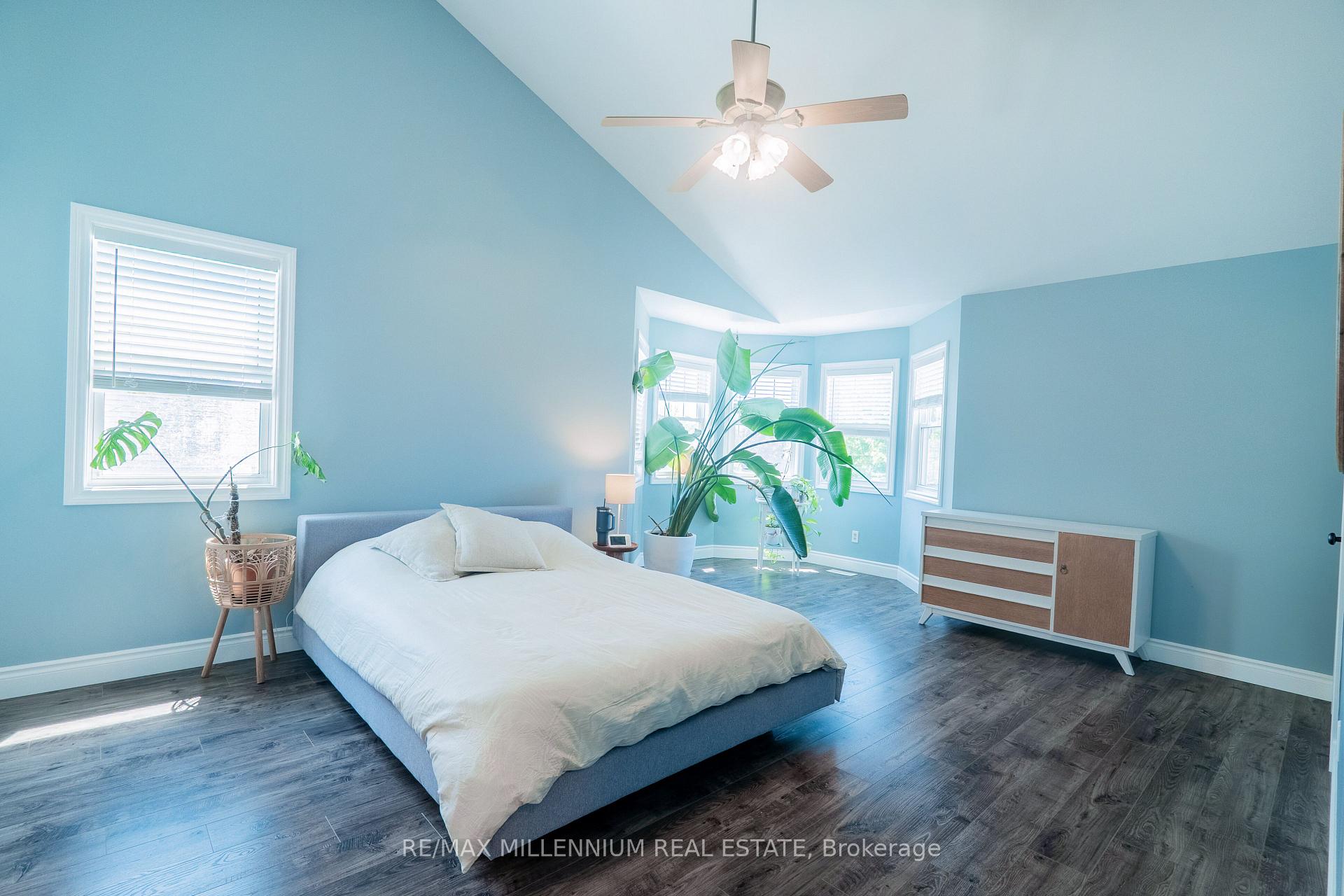 Photo 23 of 99 Dairy Drive, Halton Hills, Acton — HOMEH