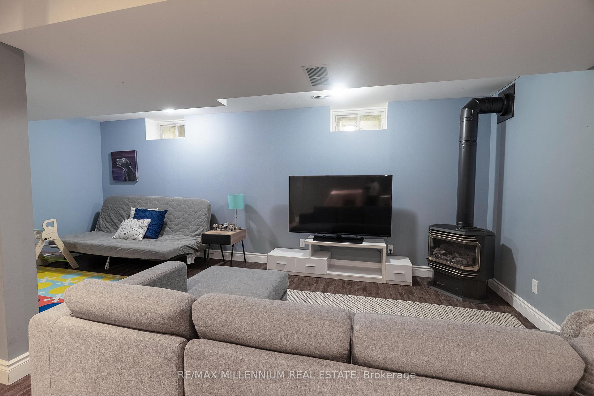 Photo 36 of 99 Dairy Drive, Halton Hills, Acton — HOMEH