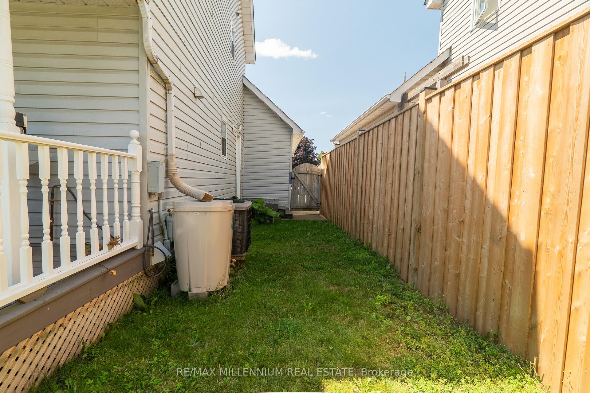 Photo 44 of 99 Dairy Drive, Halton Hills, Acton — HOMEH
