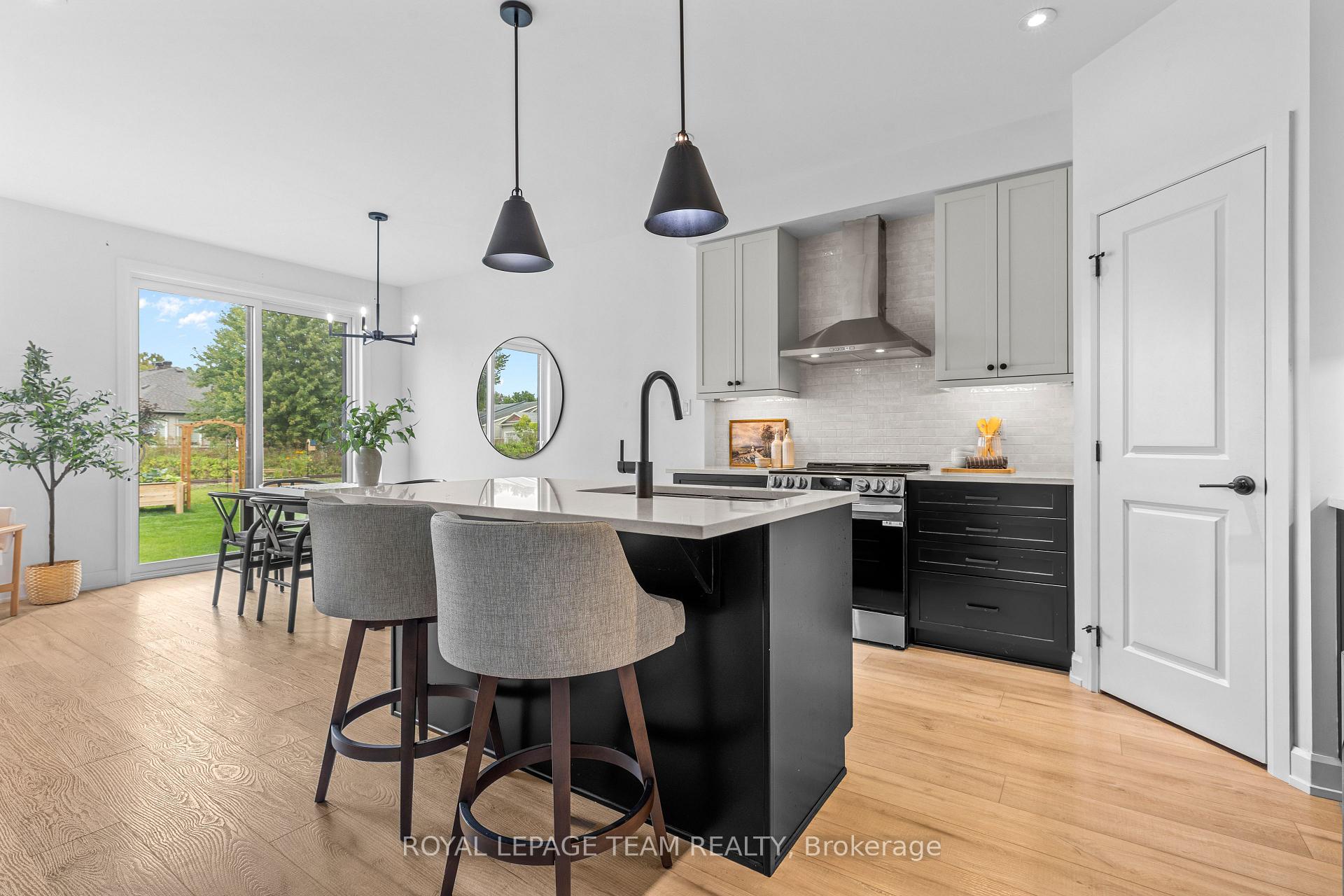 Photo 8 of Unit B, 173 Rivington Street, Ottawa, Carp — HOMEH