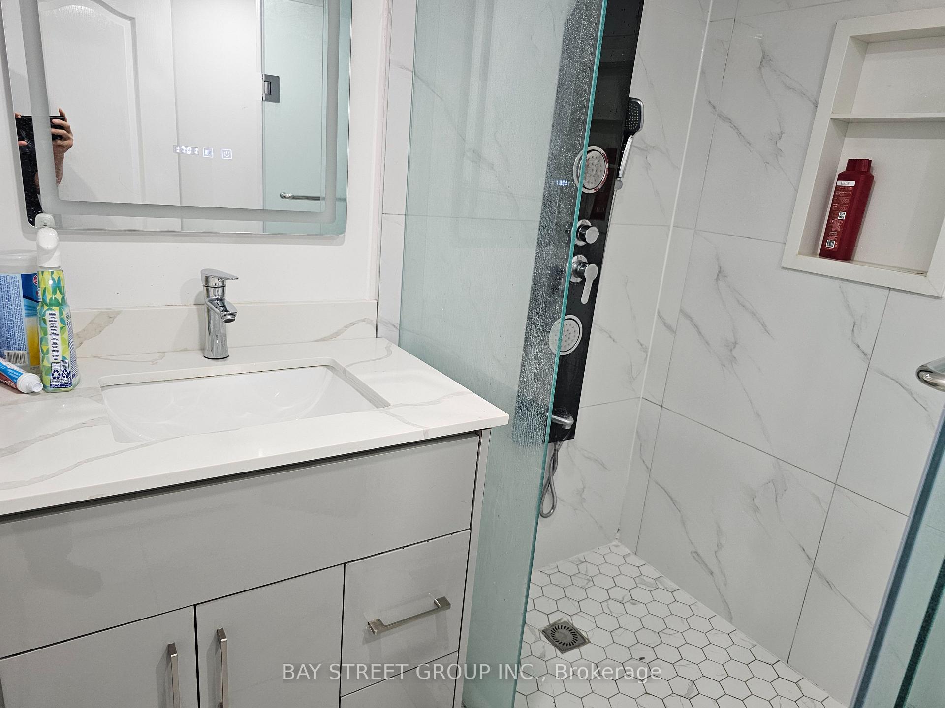 Photo 9 of Unit basement #1, 3177 Colonial Drive, Mississauga, Erin Mills — HOMEH
