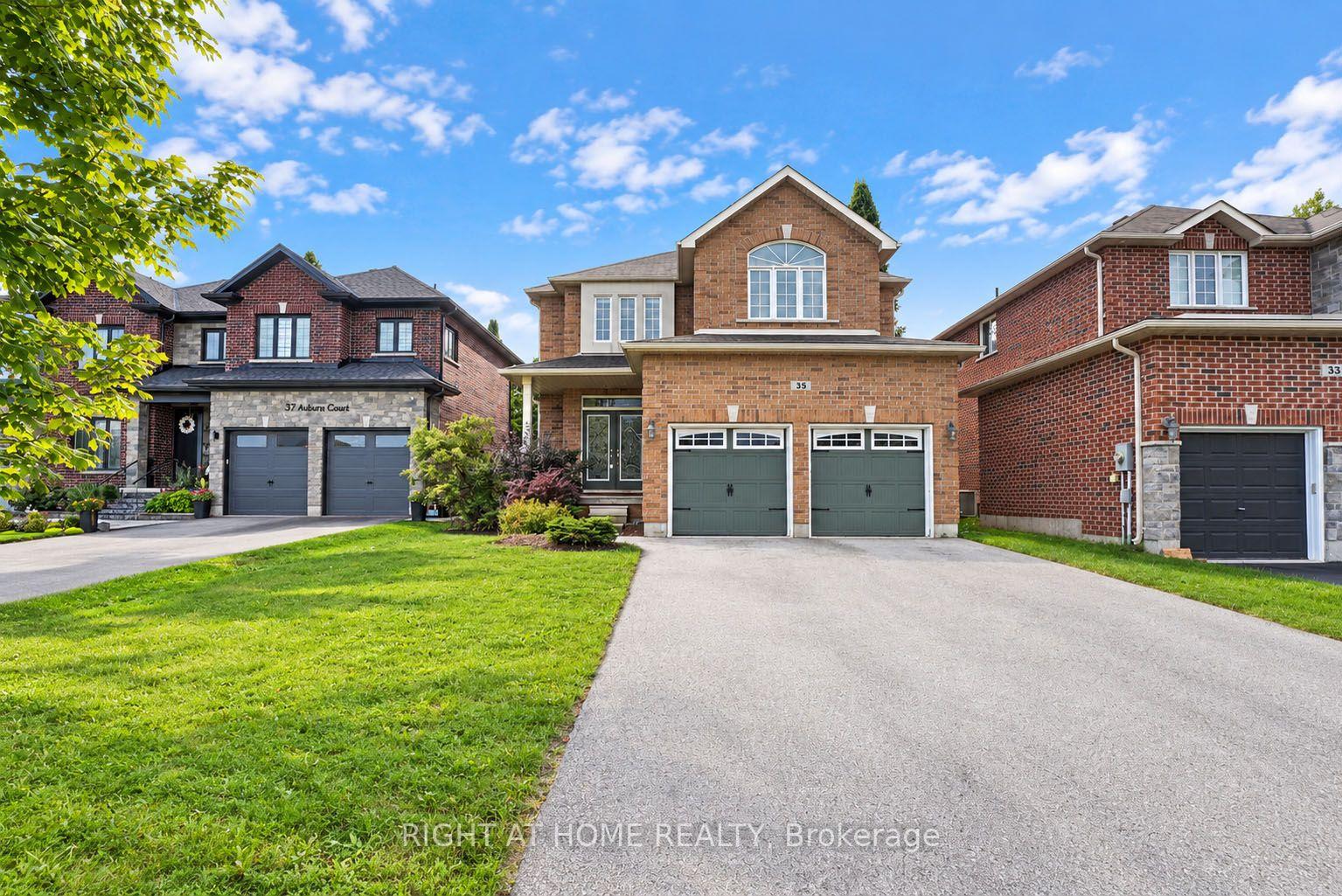 Photo 2 of 35 Auburn Court, Barrie, Ardagh — HOMEH