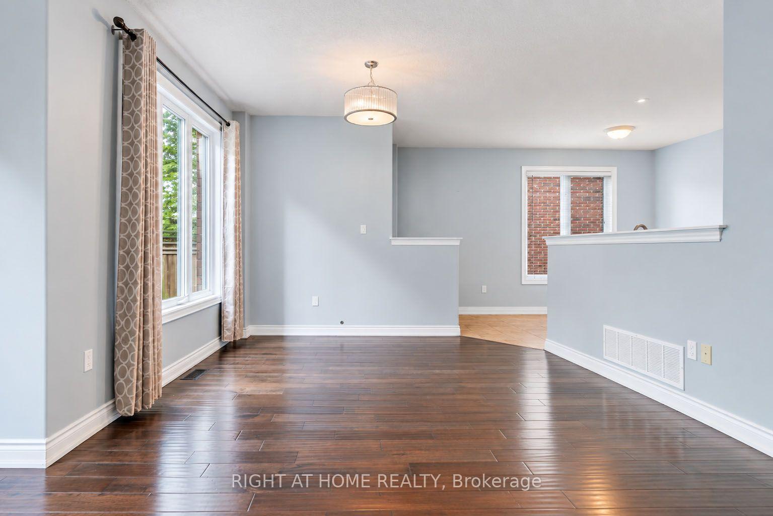 Photo 10 of 35 Auburn Court, Barrie, Ardagh — HOMEH