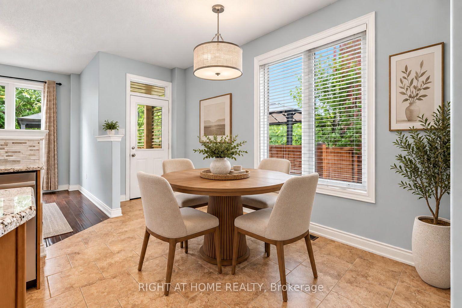 Photo 11 of 35 Auburn Court, Barrie, Ardagh — HOMEH