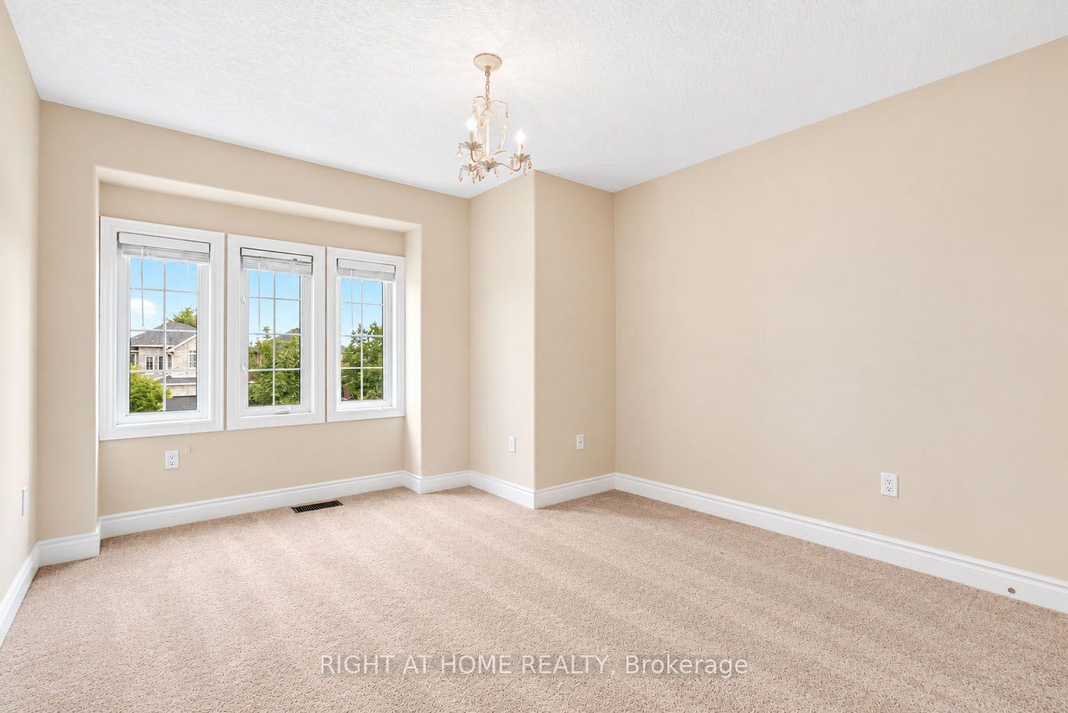 Photo 31 of 35 Auburn Court, Barrie, Ardagh — HOMEH