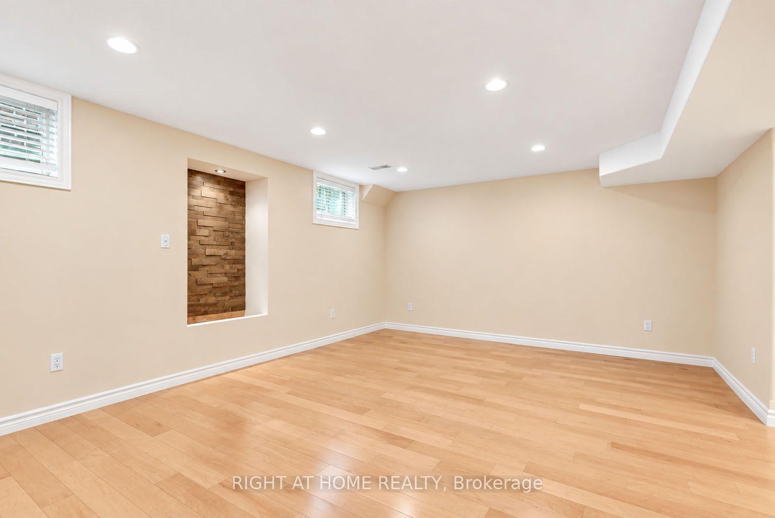 Photo 38 of 35 Auburn Court, Barrie, Ardagh — HOMEH