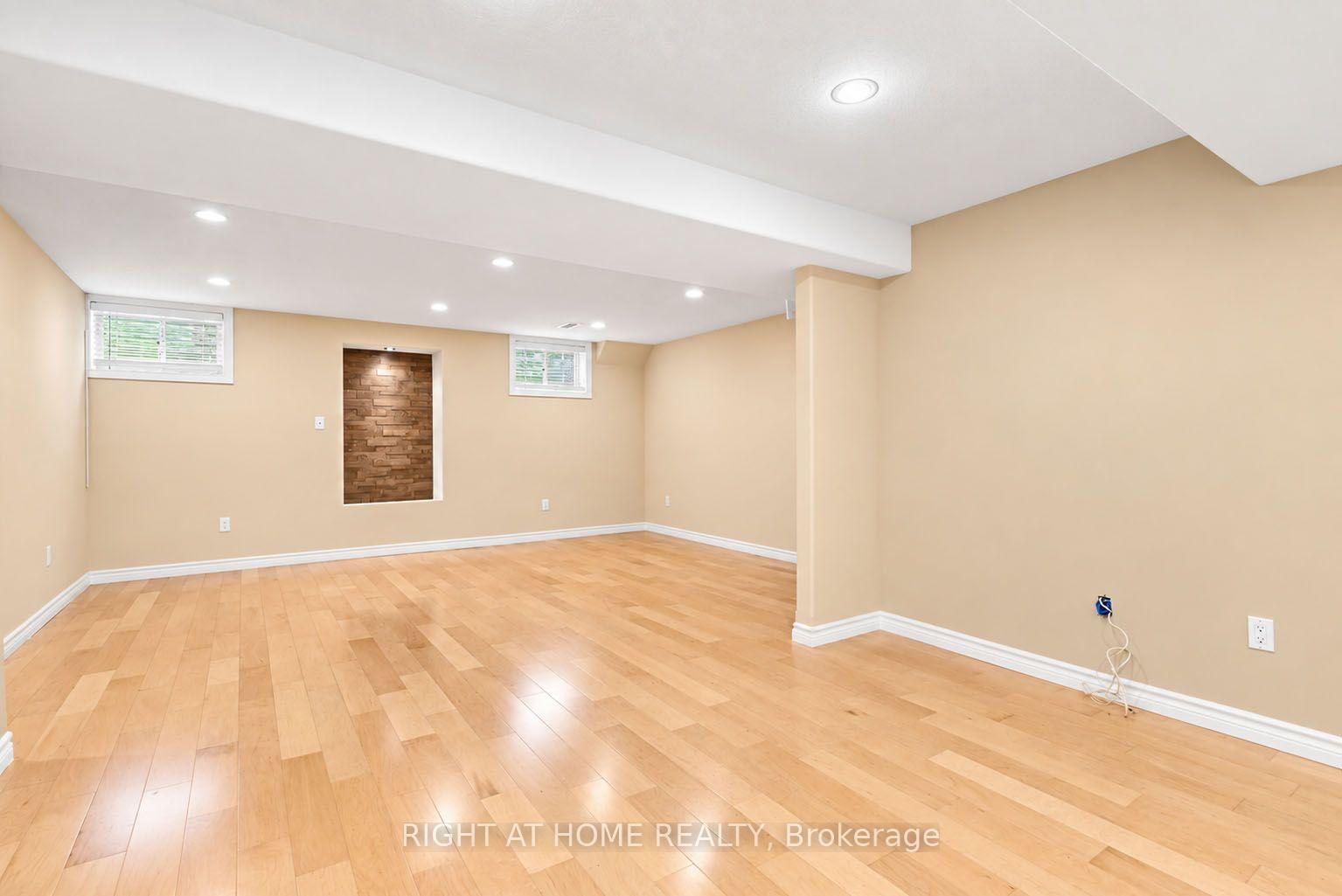 Photo 40 of 35 Auburn Court, Barrie, Ardagh — HOMEH
