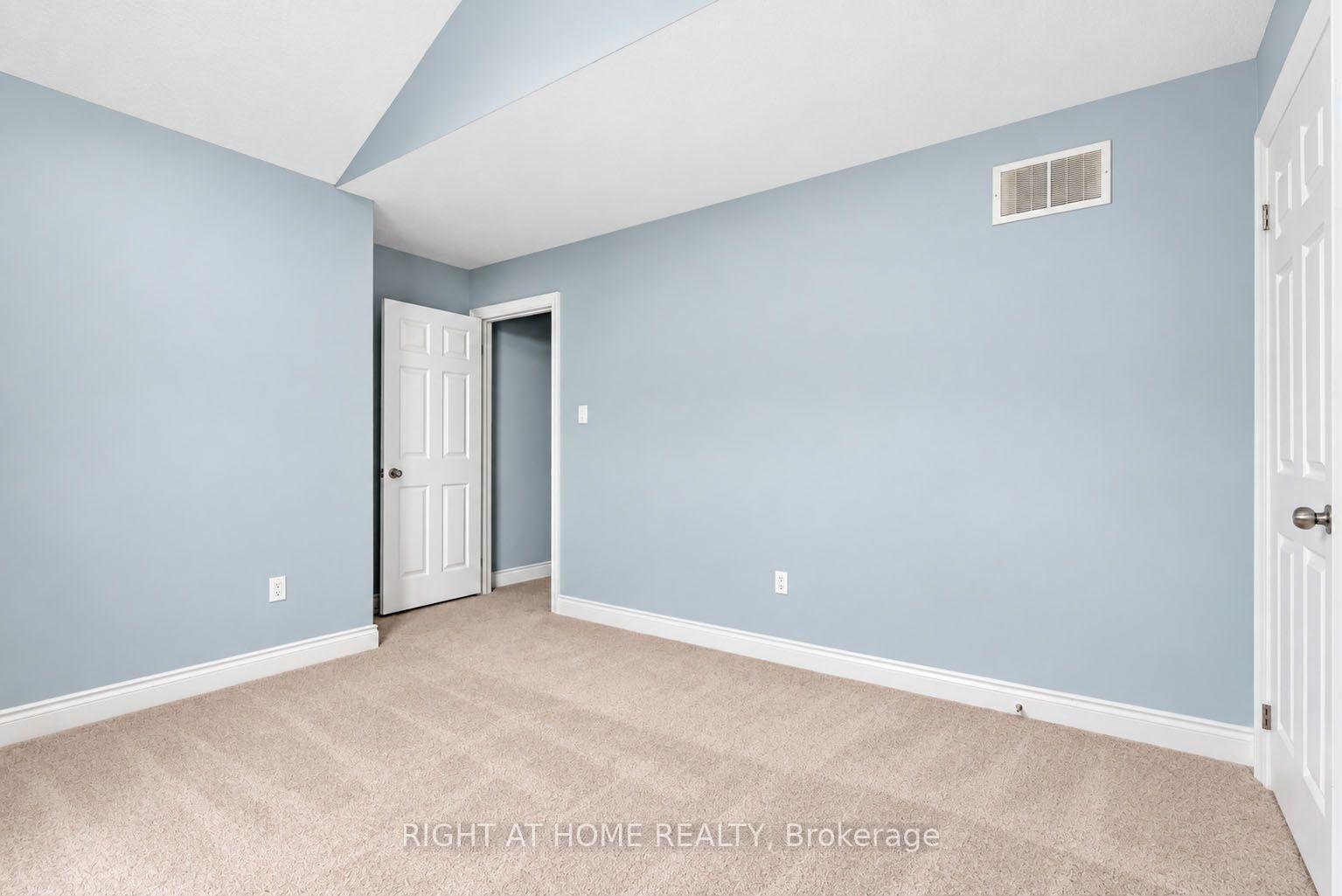 Photo 43 of 35 Auburn Court, Barrie, Ardagh — HOMEH