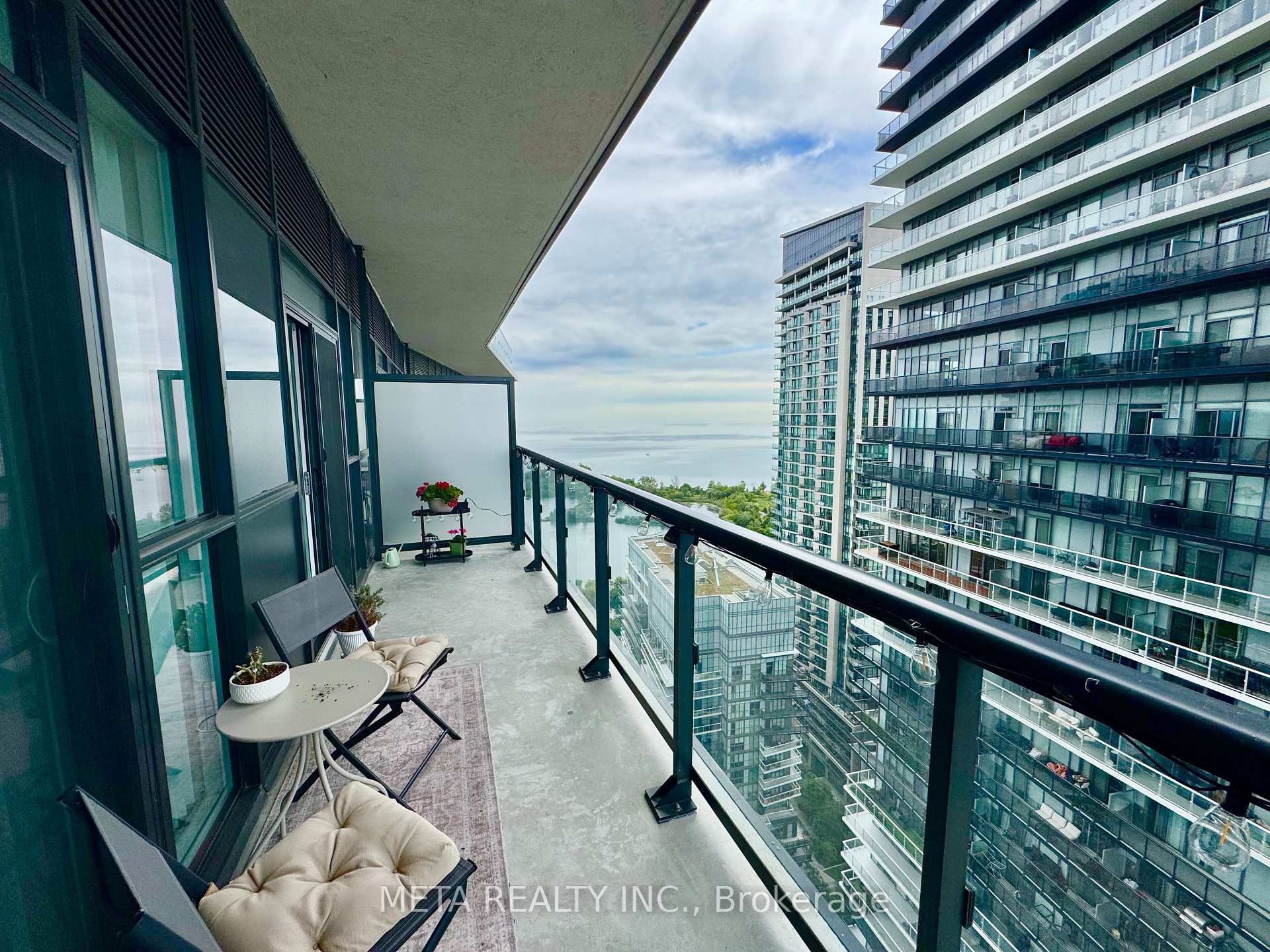 Photo 12 of Unit 2907, 38 Annie Craig Drive, Etobicoke, Mimico — HOMEH