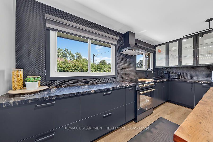 Photo 10 of 26 Parklands Drive, Hamilton, Rosedale — HOMEH