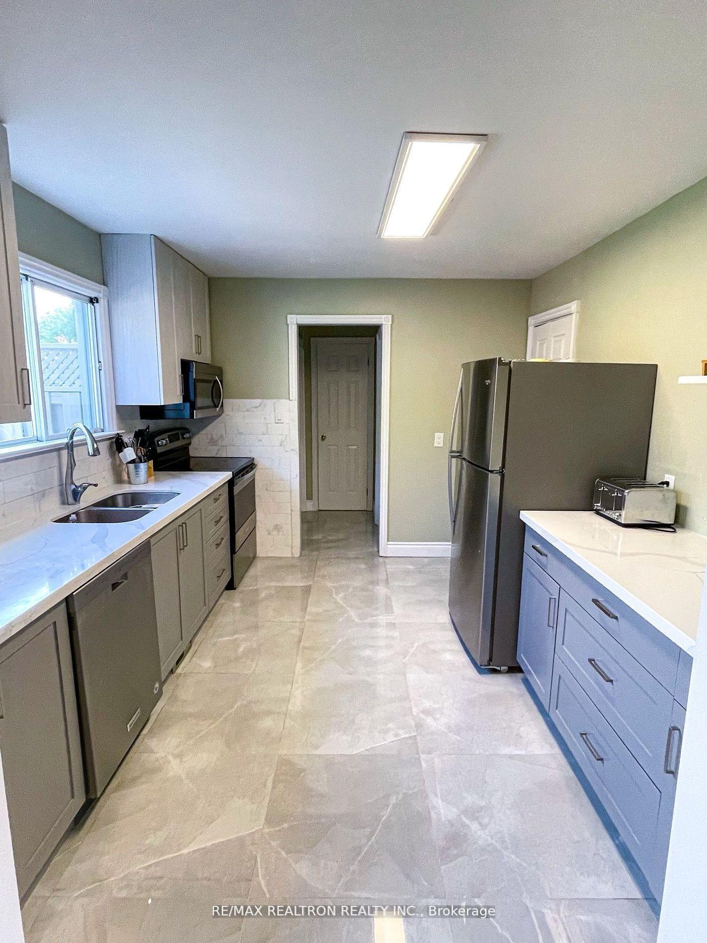 Photo 5 of 298 Glenwoods Avenue, Georgina, Keswick South — HOMEH