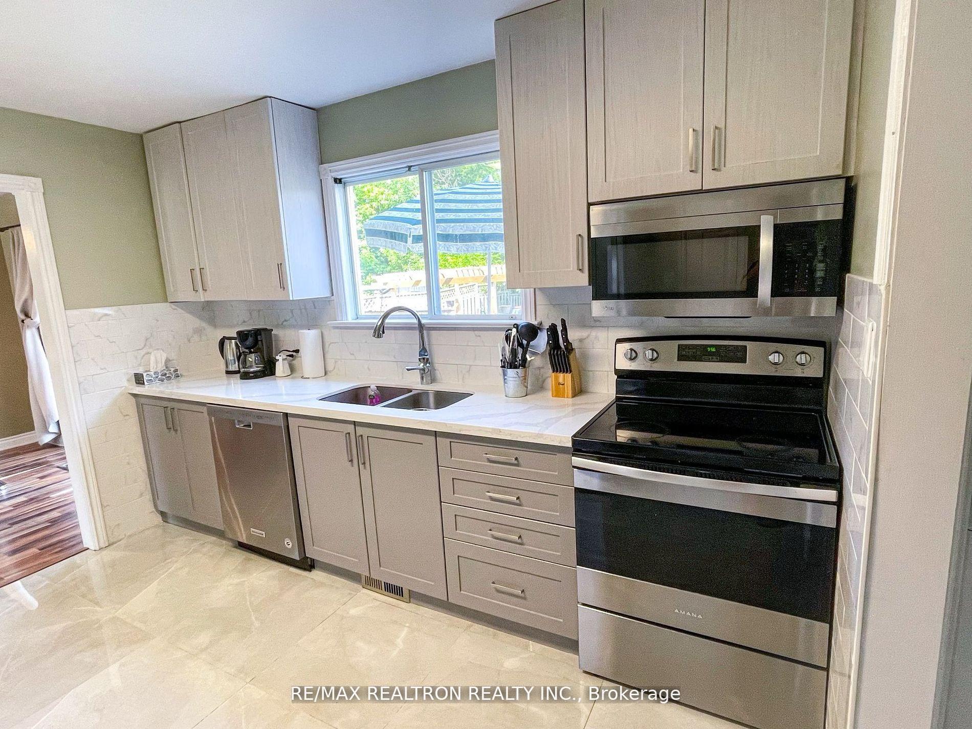 Photo 6 of 298 Glenwoods Avenue, Georgina, Keswick South — HOMEH