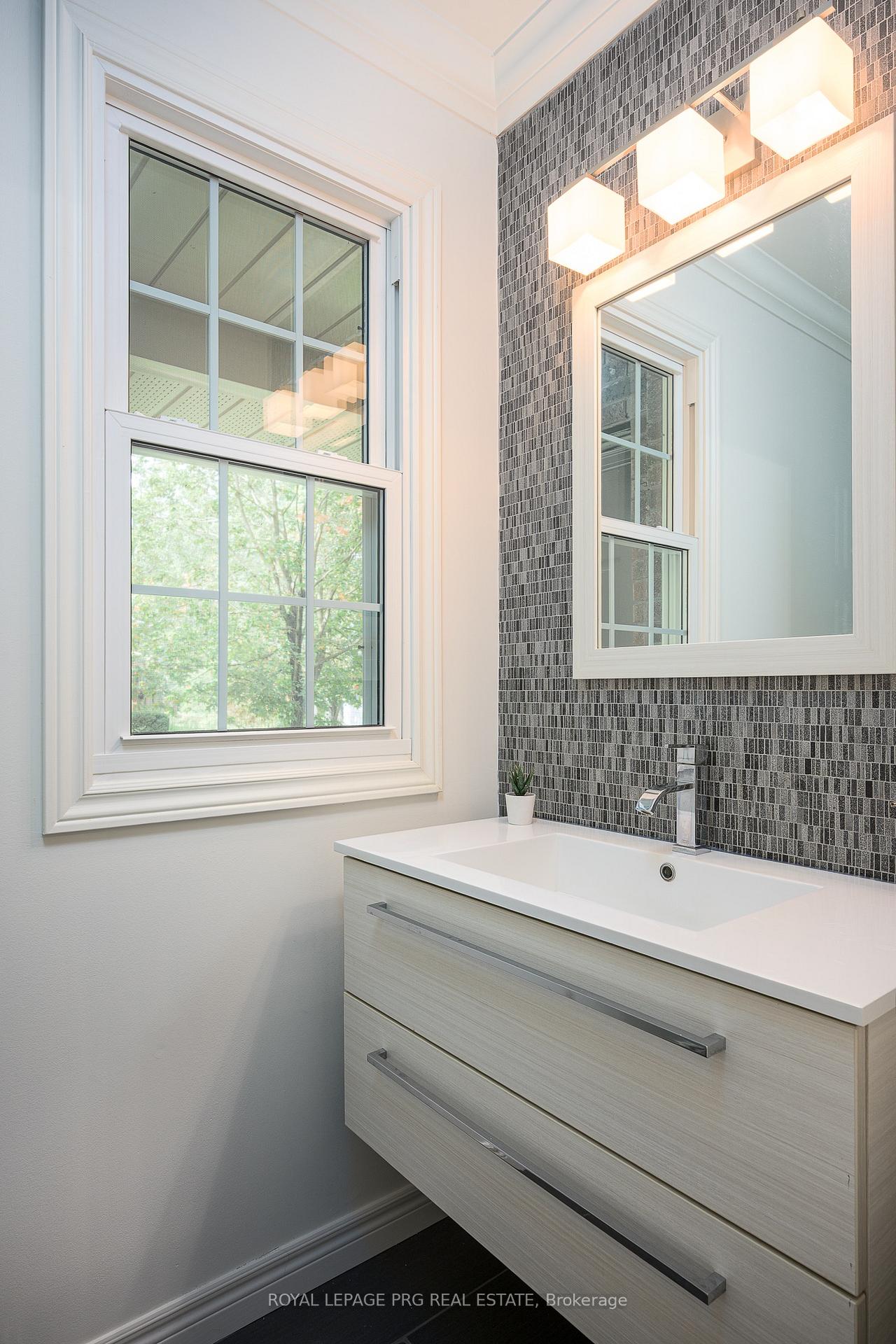 Photo 8 of 9 Oakridge Drive, Barrie, Sunnidale — HOMEH