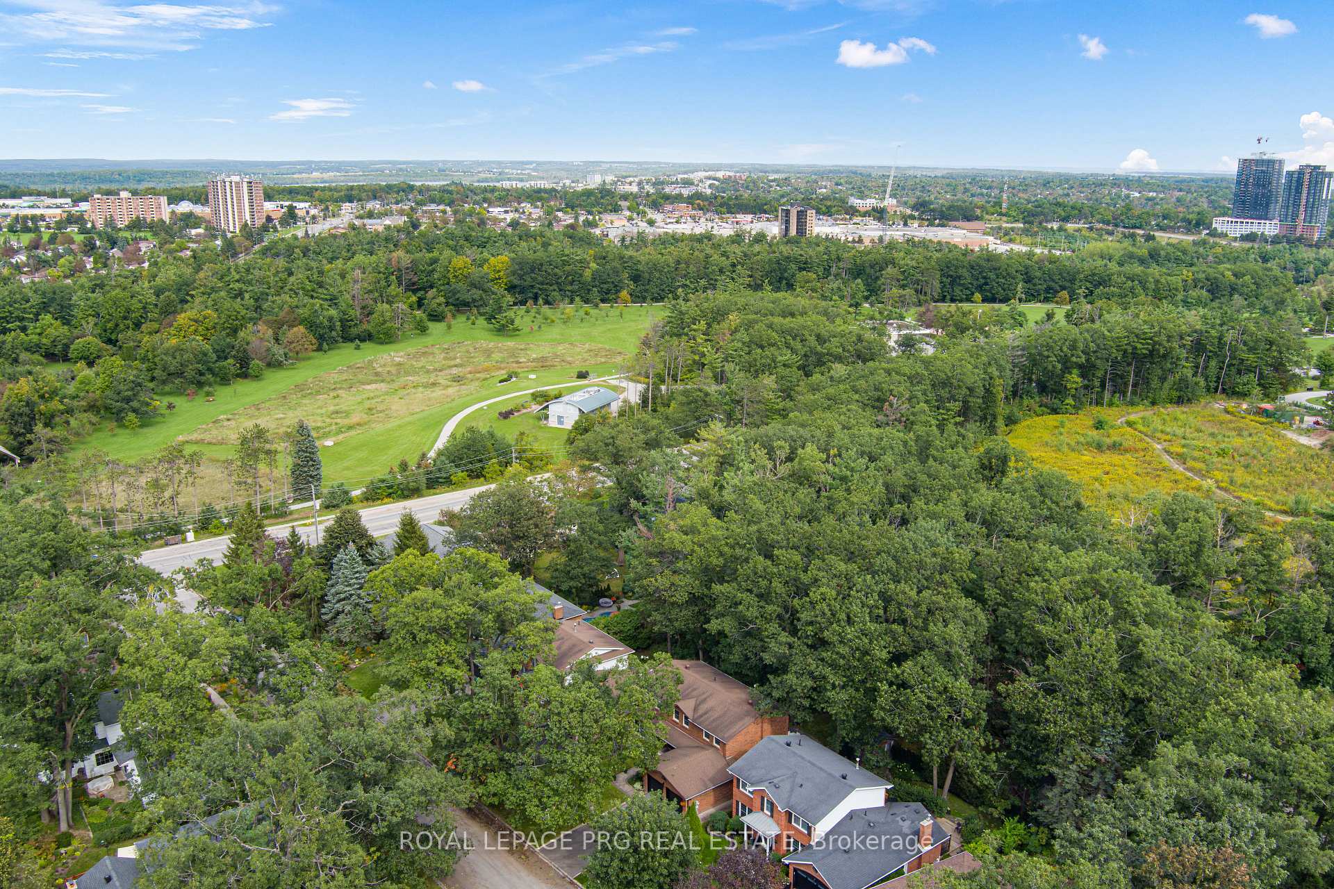 Photo 33 of 9 Oakridge Drive, Barrie, Sunnidale — HOMEH