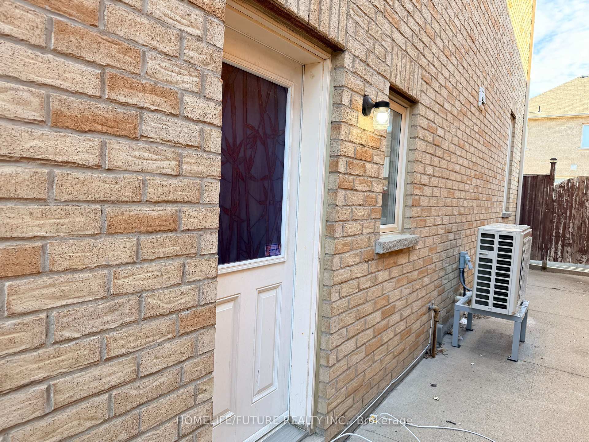 Photo 3 of Unit Bsmt, 22 Gamson Crescent, Brampton, Sandringham-Wellington — HOMEH