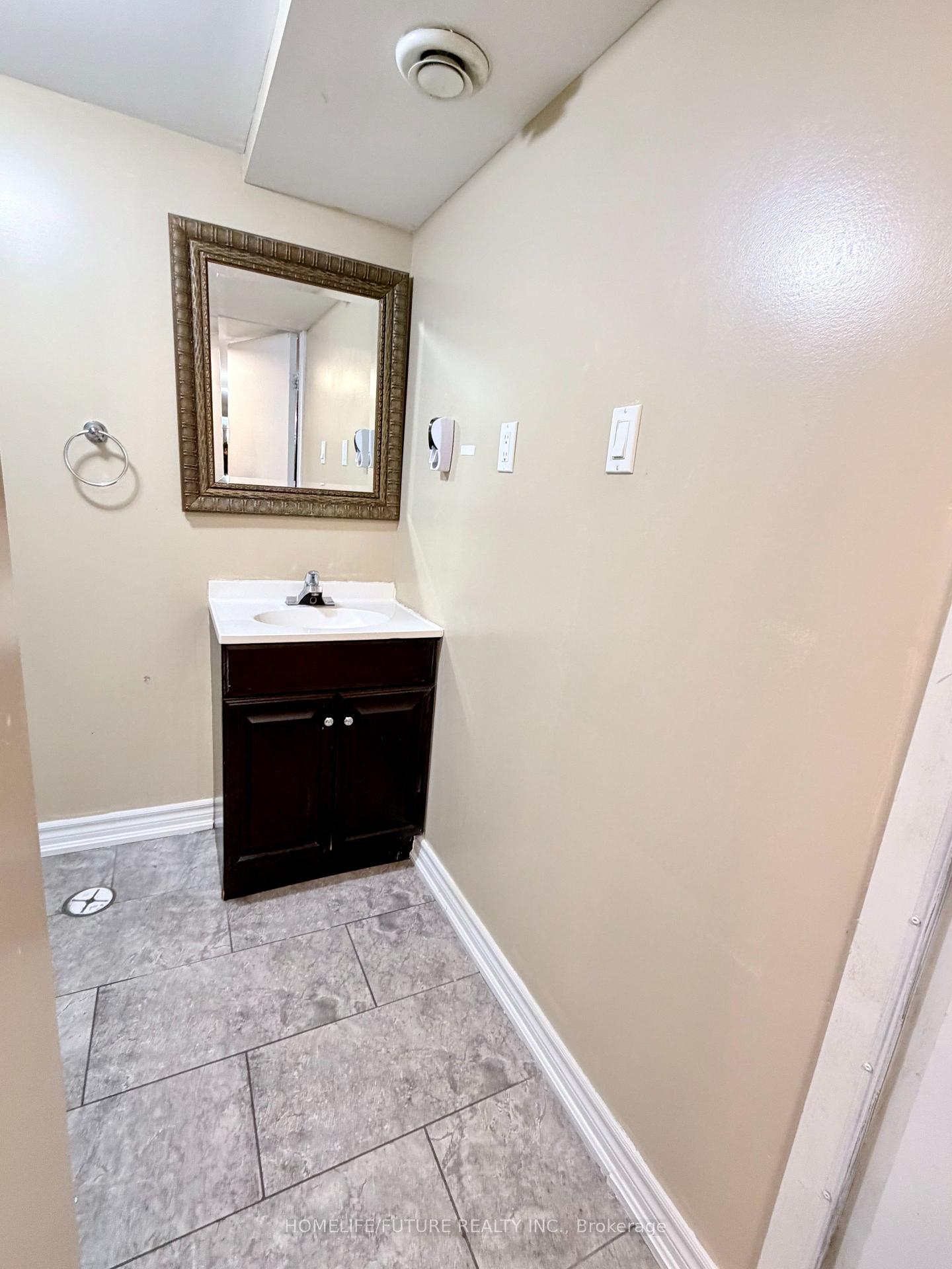 Photo 5 of Unit Bsmt, 22 Gamson Crescent, Brampton, Sandringham-Wellington — HOMEH