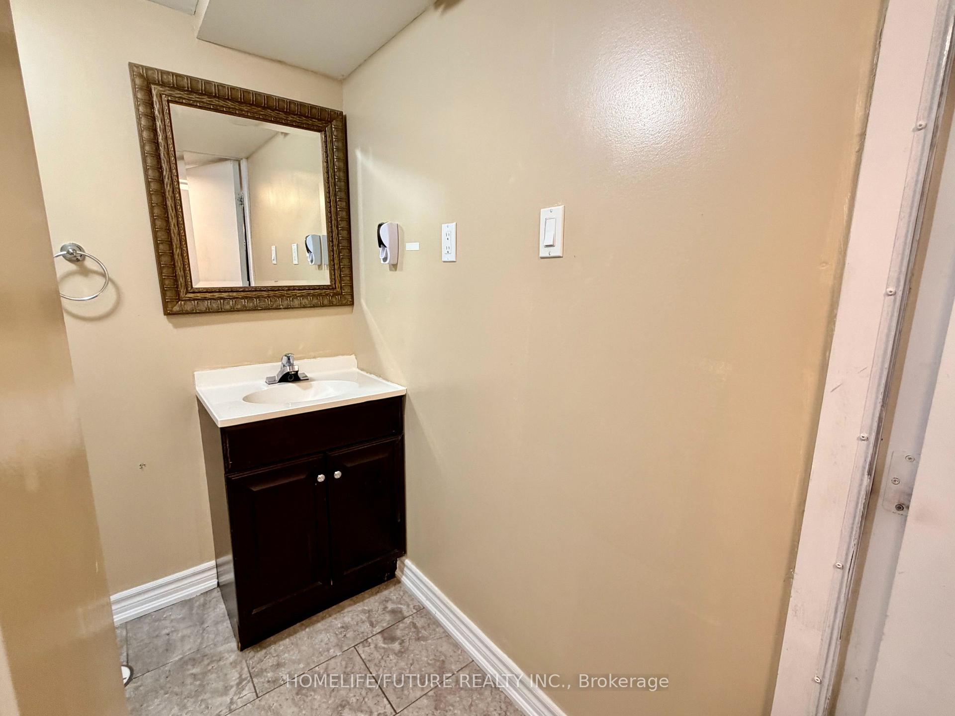 Photo 6 of Unit Bsmt, 22 Gamson Crescent, Brampton, Sandringham-Wellington — HOMEH