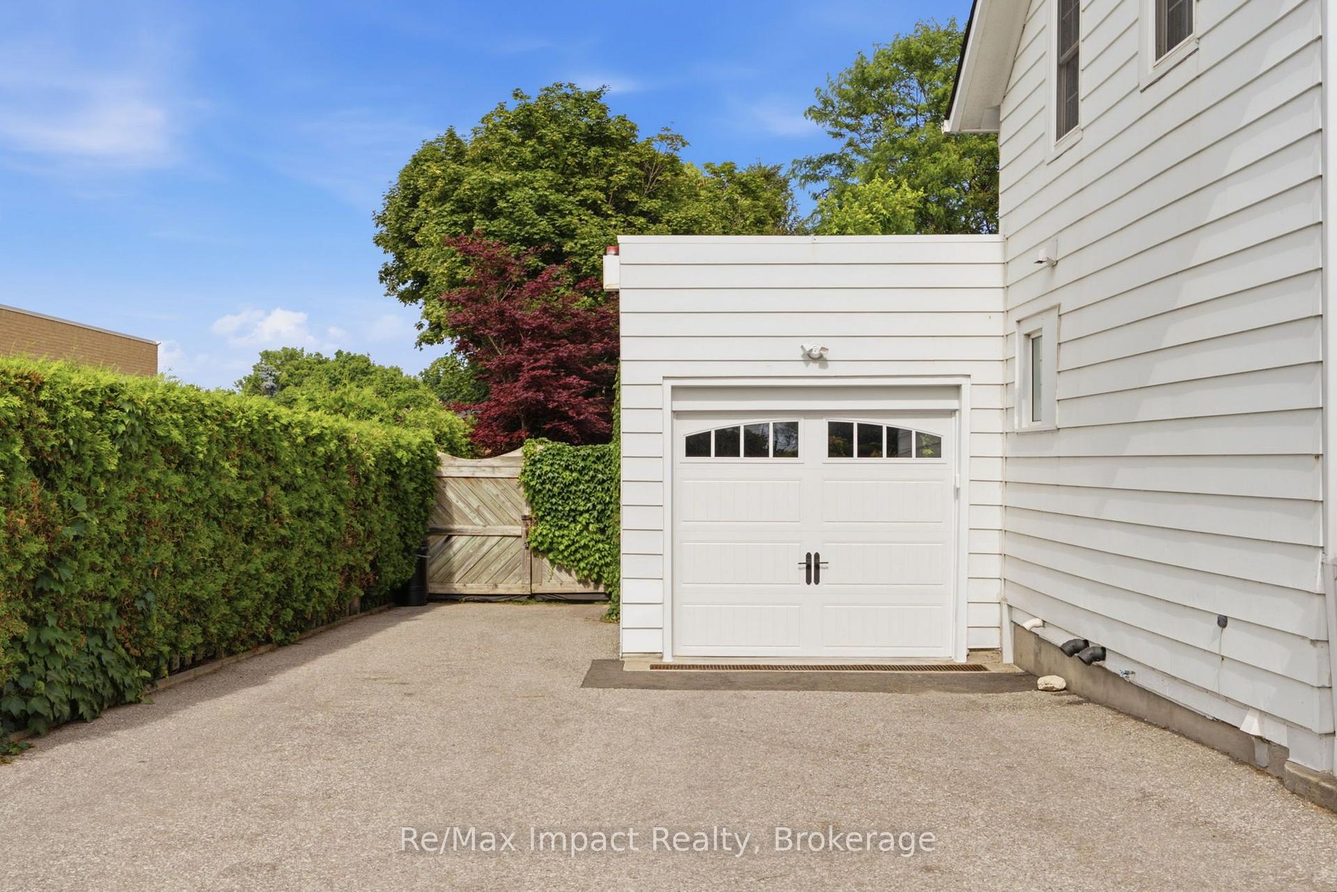 Photo 3 of 43 Park Road S, Oshawa, O'Neill — HOMEH