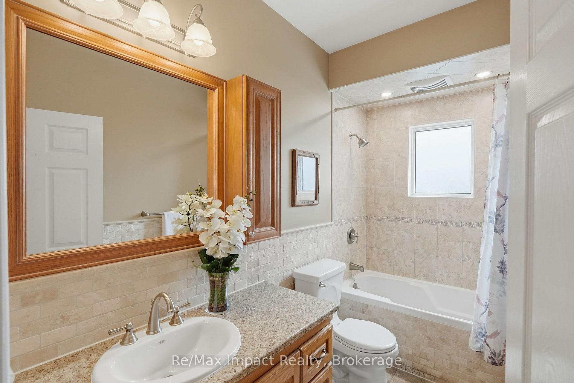 Photo 34 of 43 Park Road S, Oshawa, O'Neill — HOMEH