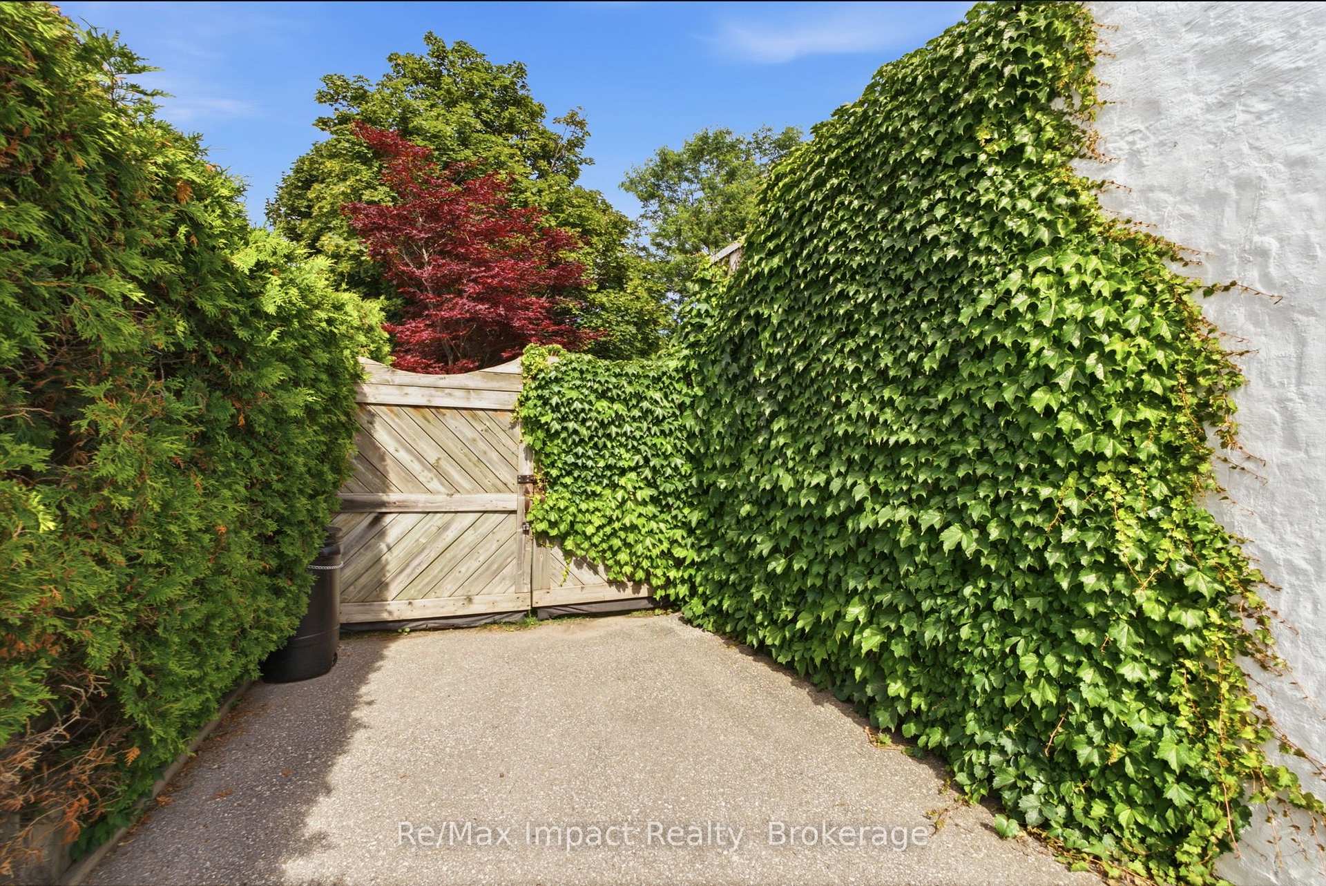 Photo 48 of 43 Park Road S, Oshawa, O'Neill — HOMEH