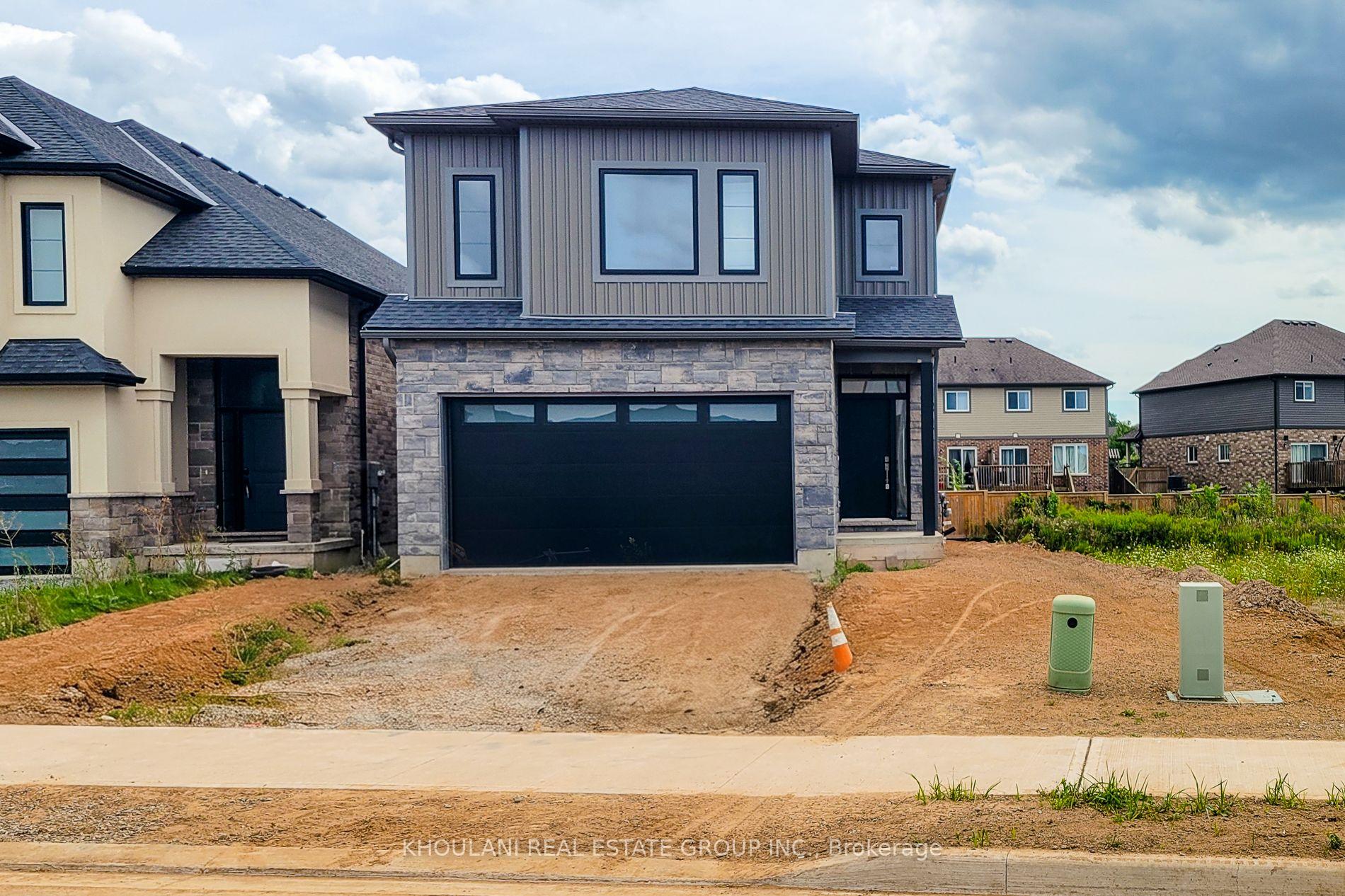 Photo 3 of 8898 Angie Drive, Niagara Falls, Forestview — HOMEH