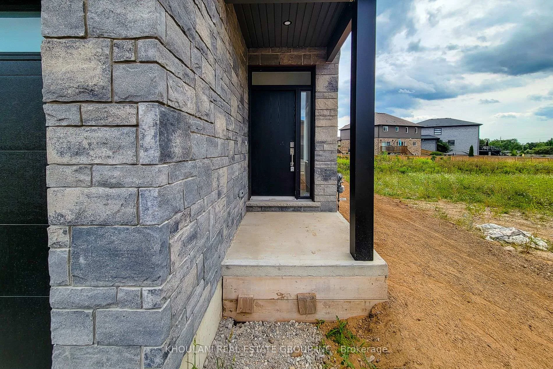 Photo 14 of 8898 Angie Drive, Niagara Falls, Forestview — HOMEH