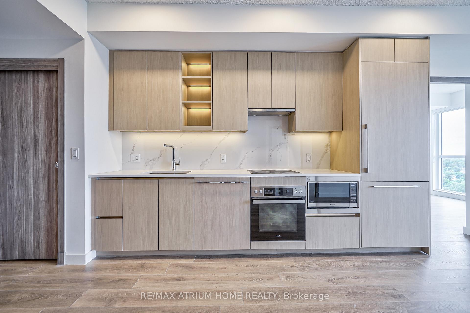 Photo 4 of Unit 2005, 25 McMahon Drive W, North York, Bayview Village — HOMEH