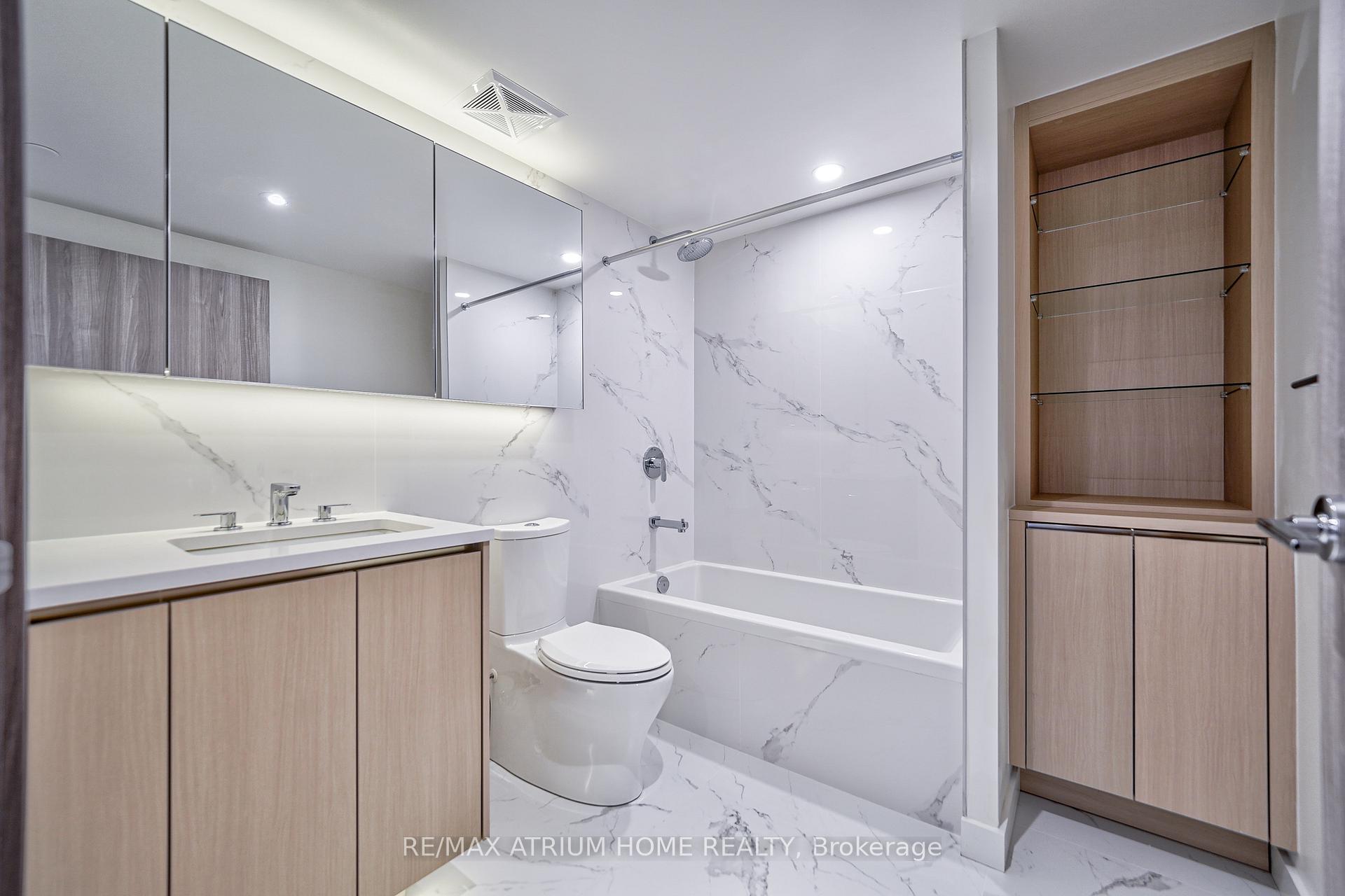 Photo 8 of Unit 2005, 25 McMahon Drive W, North York, Bayview Village — HOMEH