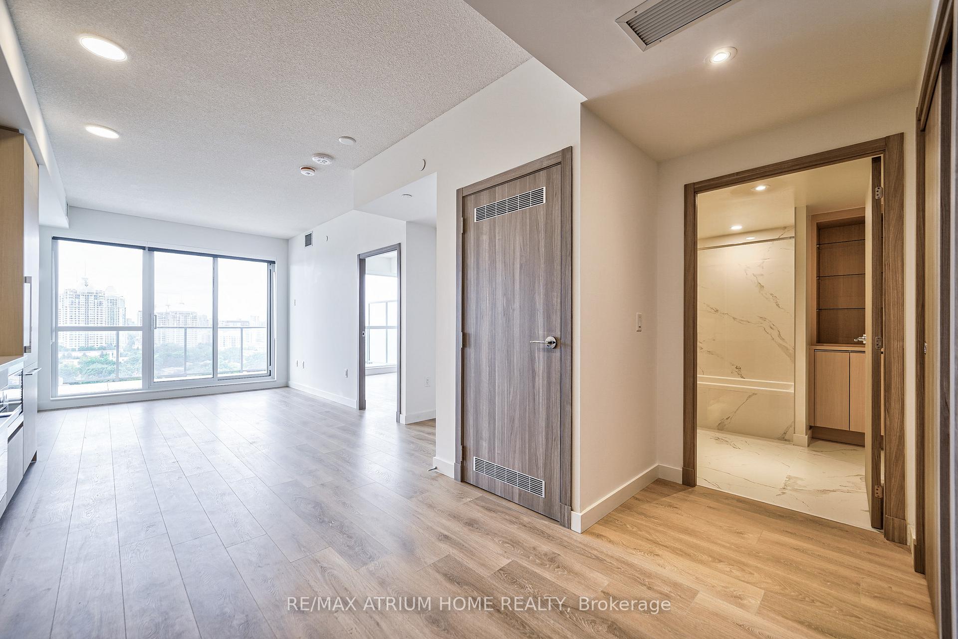 Photo 9 of Unit 2005, 25 McMahon Drive W, North York, Bayview Village — HOMEH
