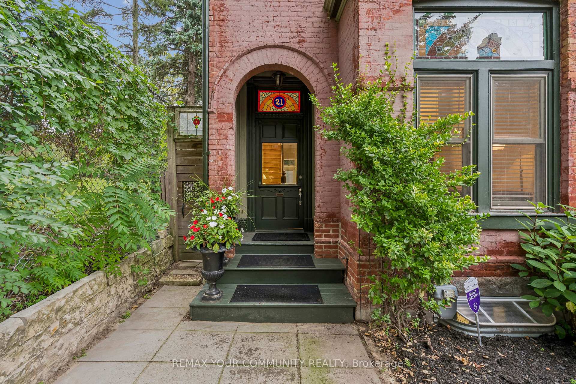 Photo of 21 Laurier Avenue E