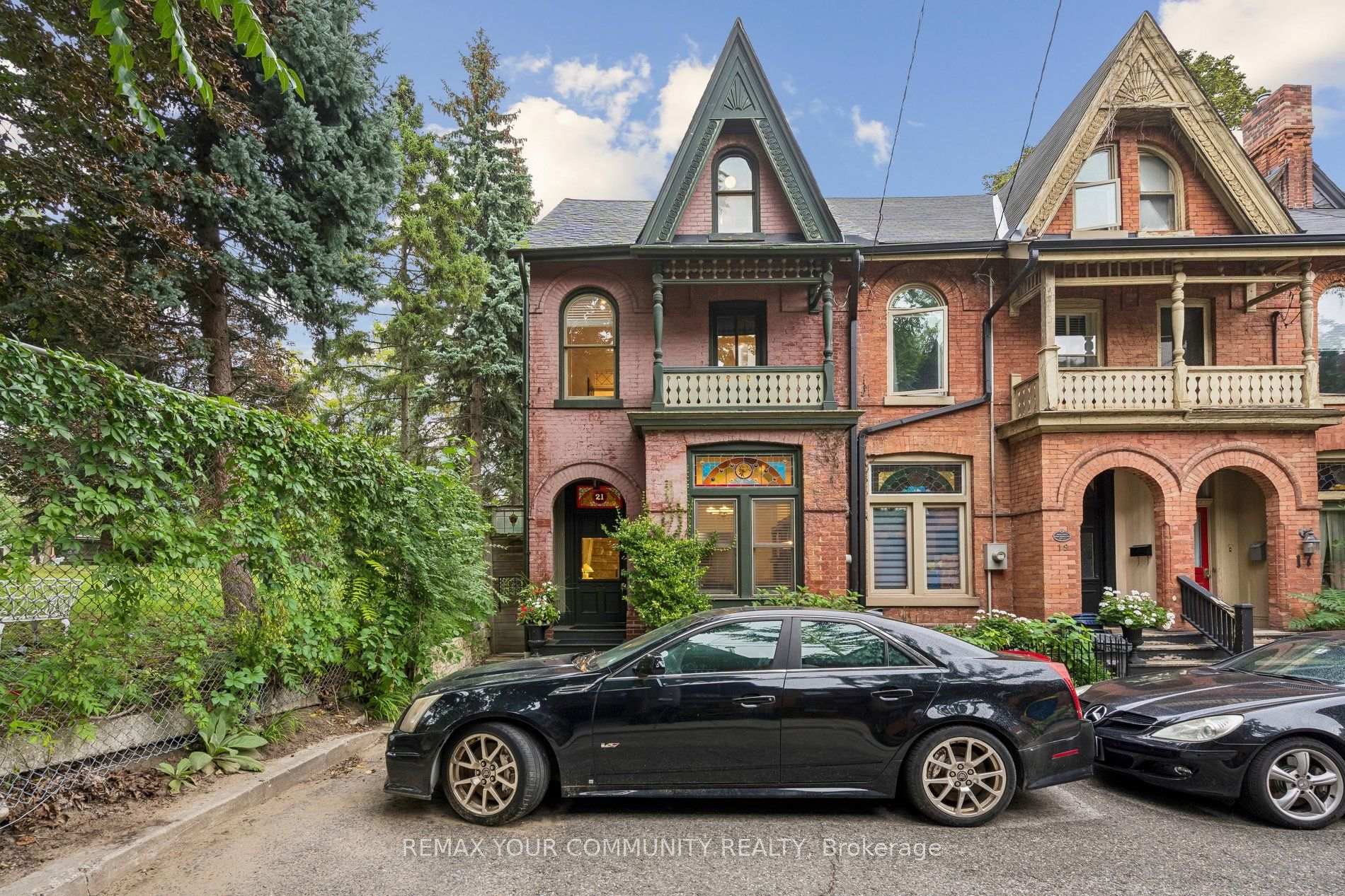 Photo 2 of 21 Laurier Avenue E, Toronto, Cabbagetown-South St. James Town — HOMEH