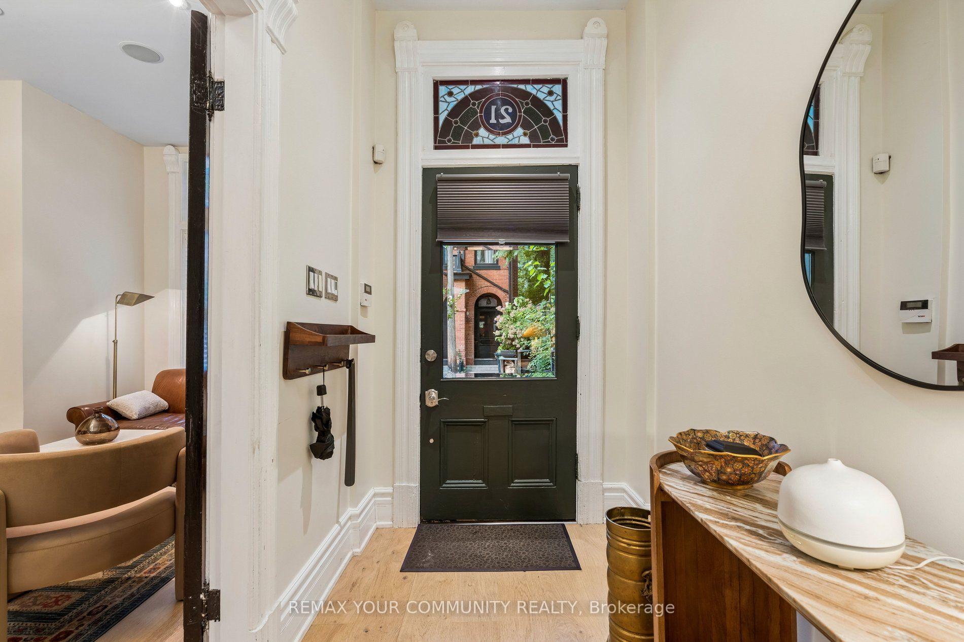 Photo 4 of 21 Laurier Avenue E, Toronto, Cabbagetown-South St. James Town — HOMEH