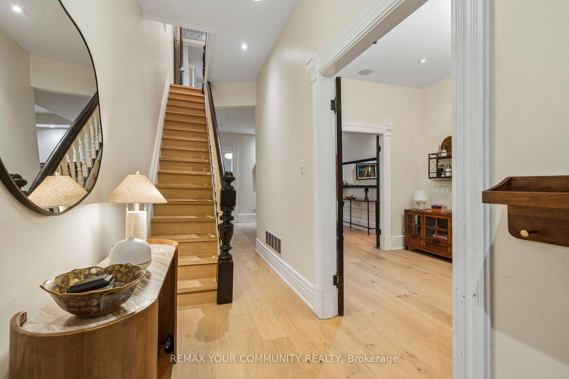 Photo 5 of 21 Laurier Avenue E, Toronto, Cabbagetown-South St. James Town — HOMEH