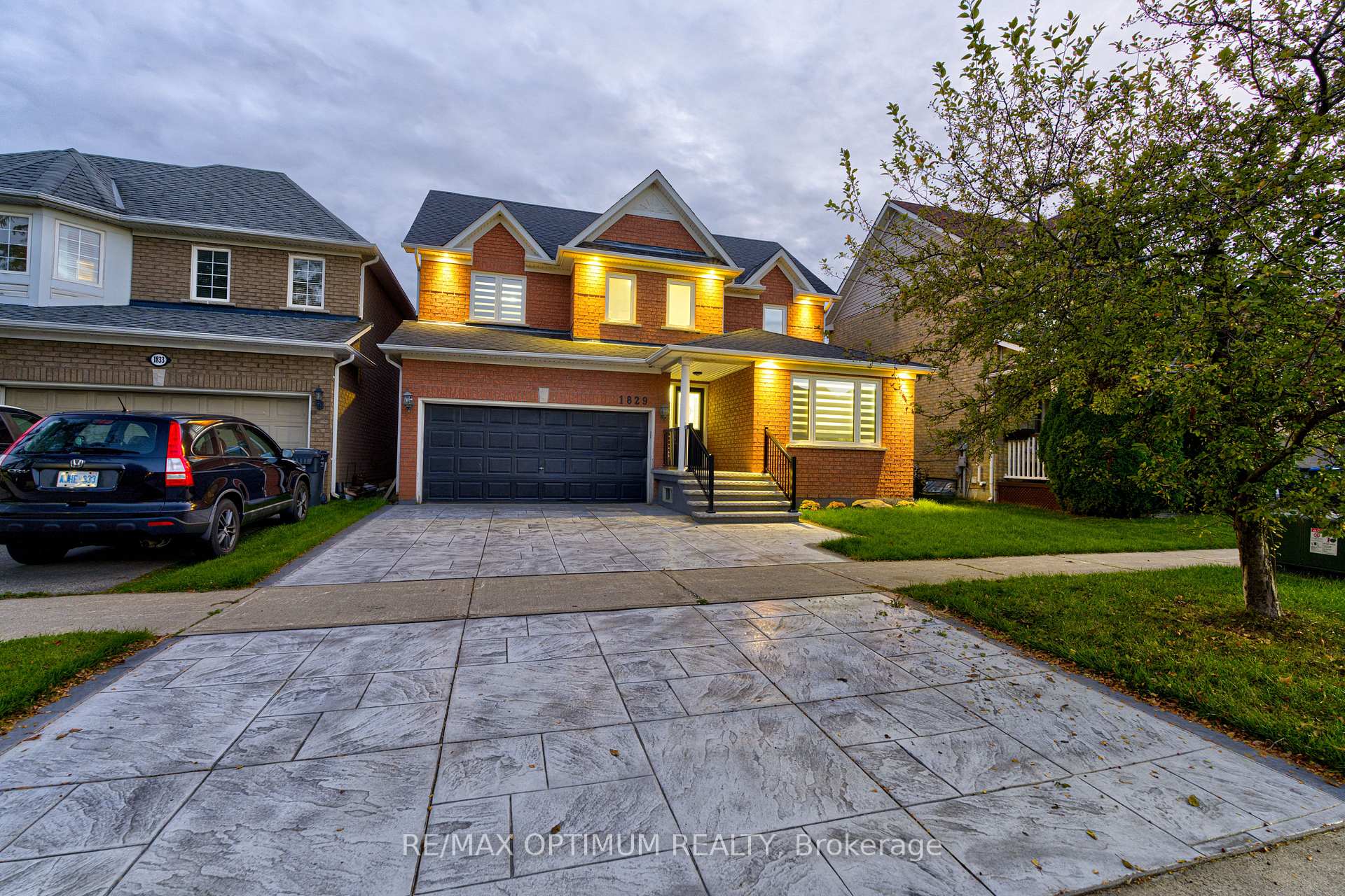 Photo 7 of 1829 Samuelson Circle, Mississauga, Meadowvale Village — HOMEH
