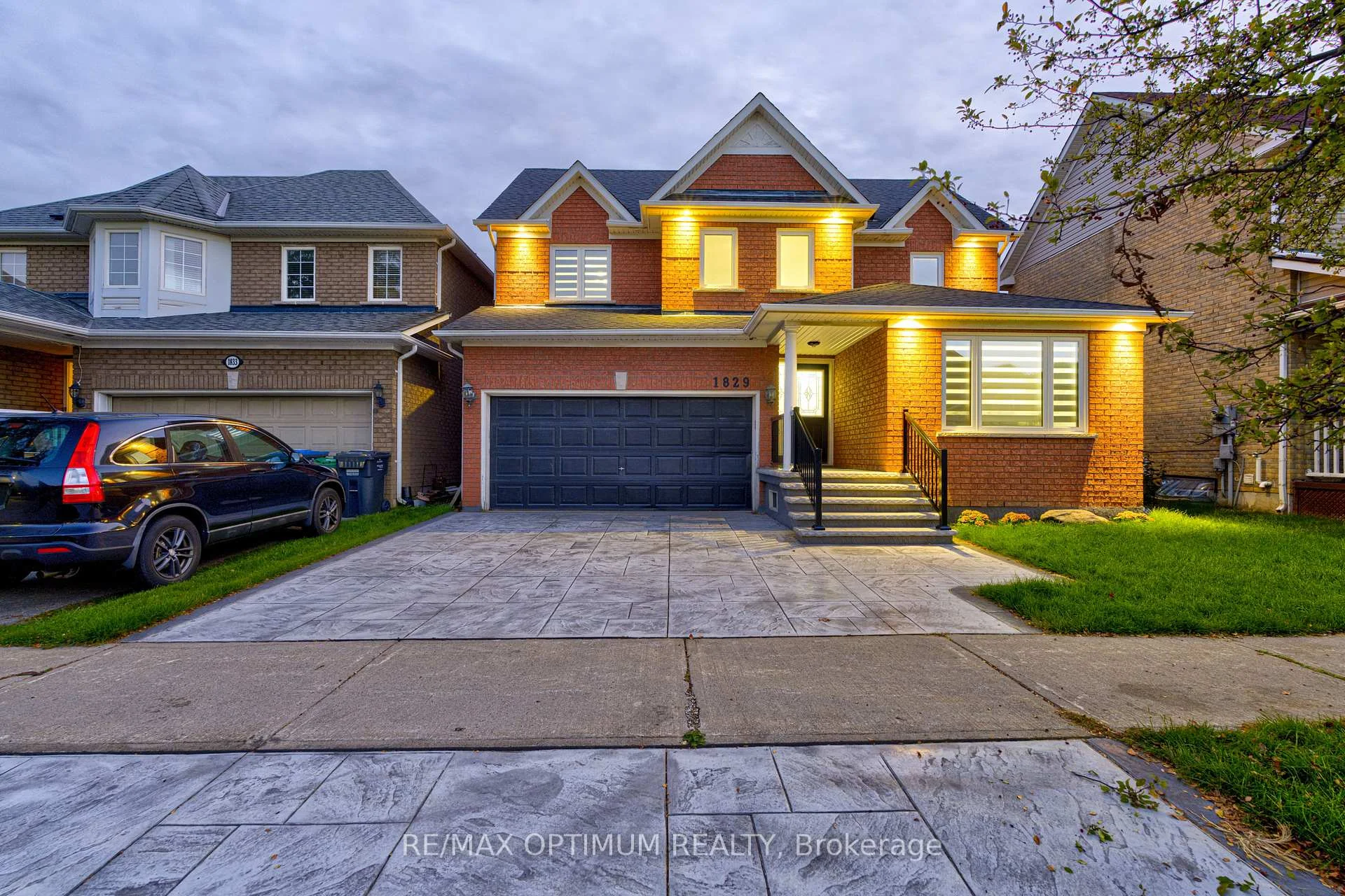 Photo 4 of 1829 Samuelson Circle, Mississauga, Meadowvale Village — HOMEH