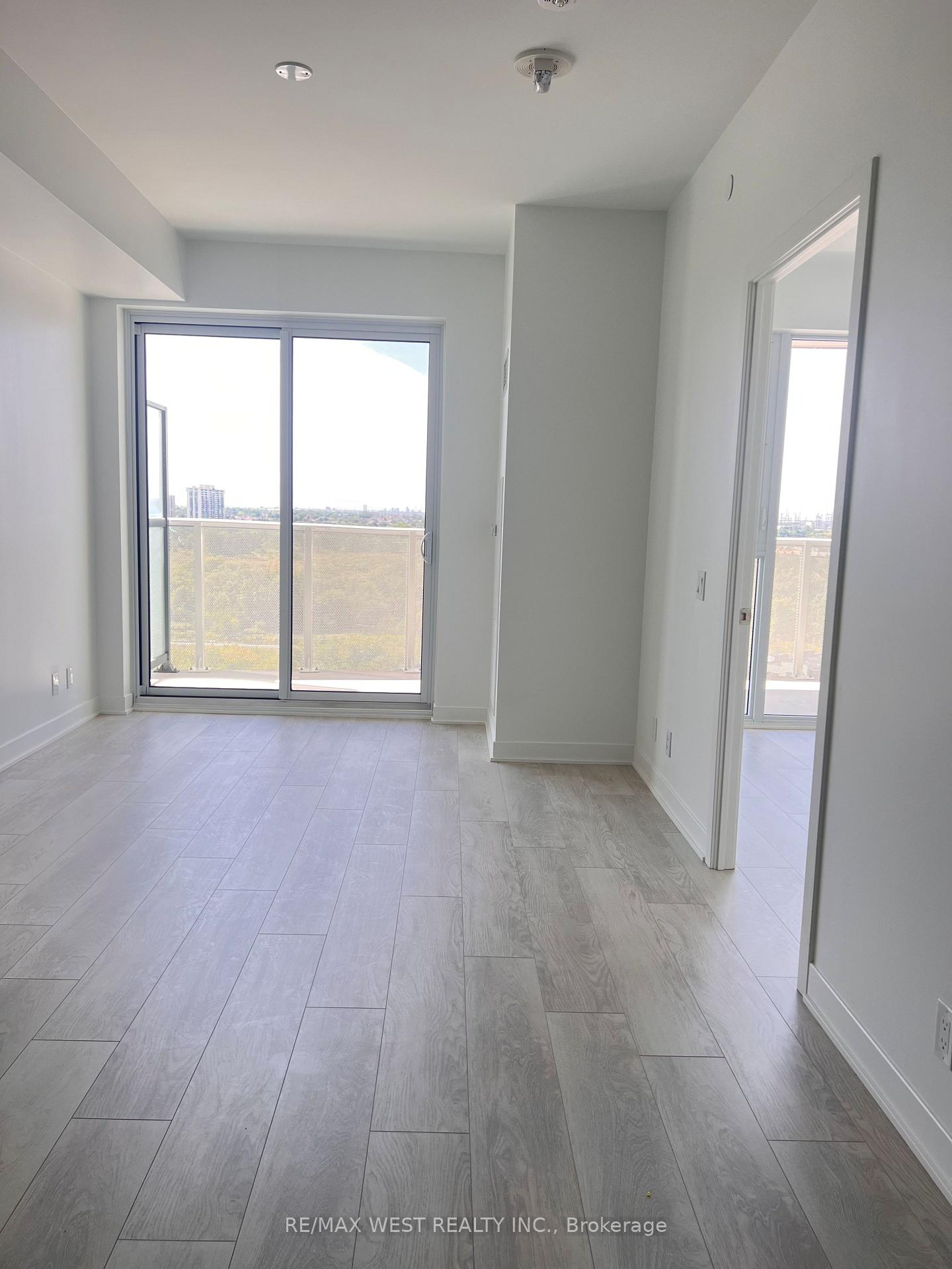 Photo 4 of Unit 915, 6 Flavelle Trail, Vaughan, Vaughan Grove — HOMEH