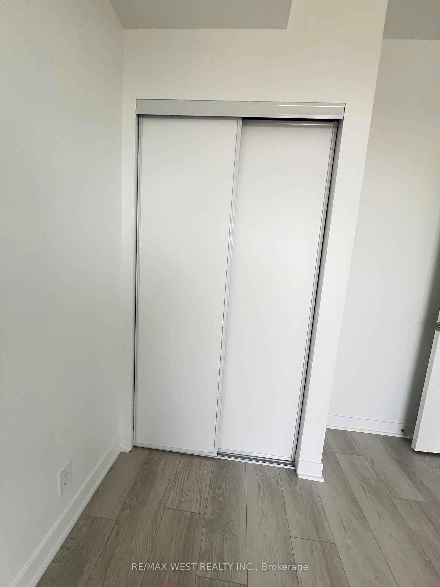Photo 7 of Unit 915, 6 Flavelle Trail, Vaughan, Vaughan Grove — HOMEH