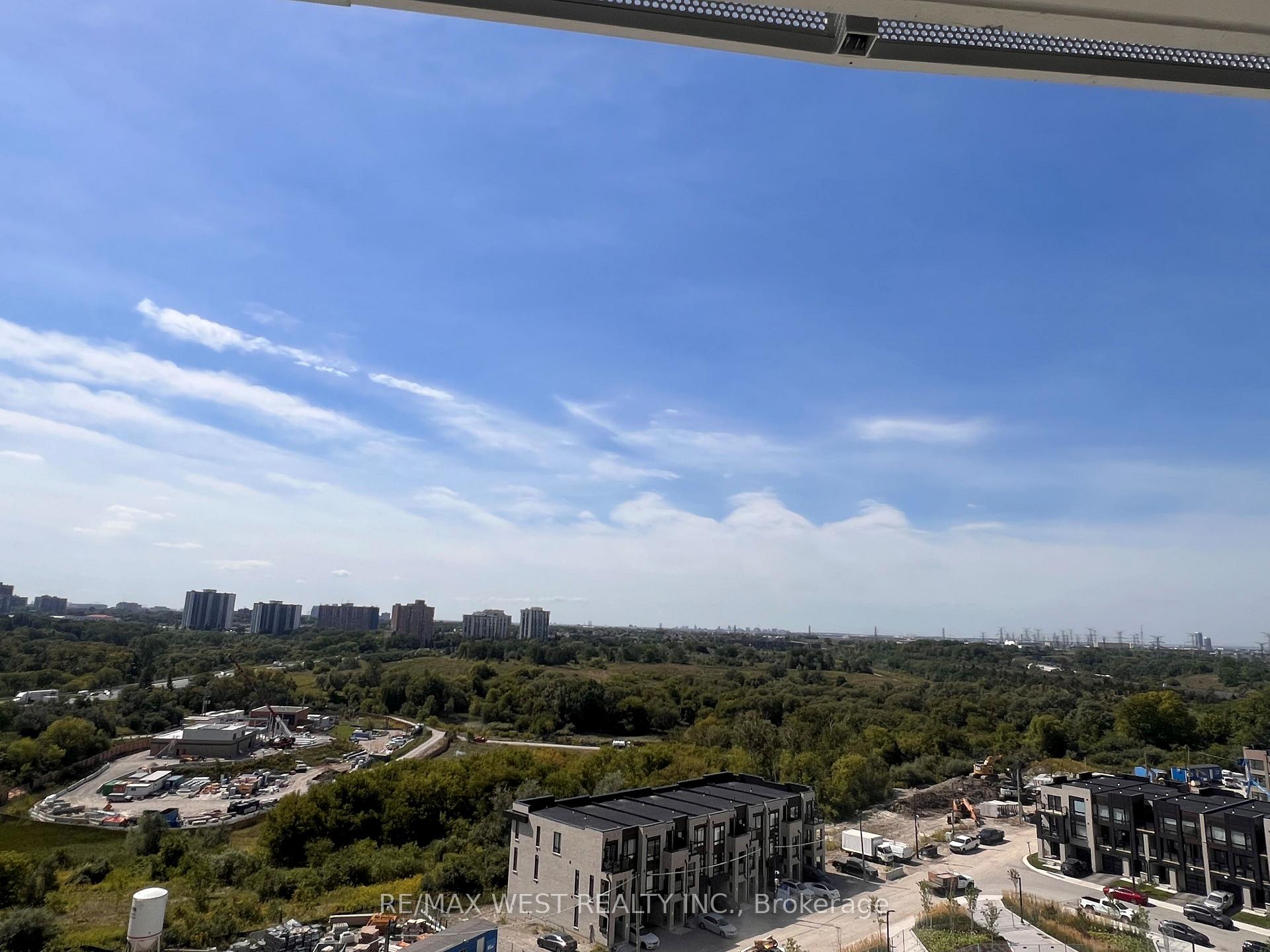 Photo 10 of Unit 915, 6 Flavelle Trail, Vaughan, Vaughan Grove — HOMEH