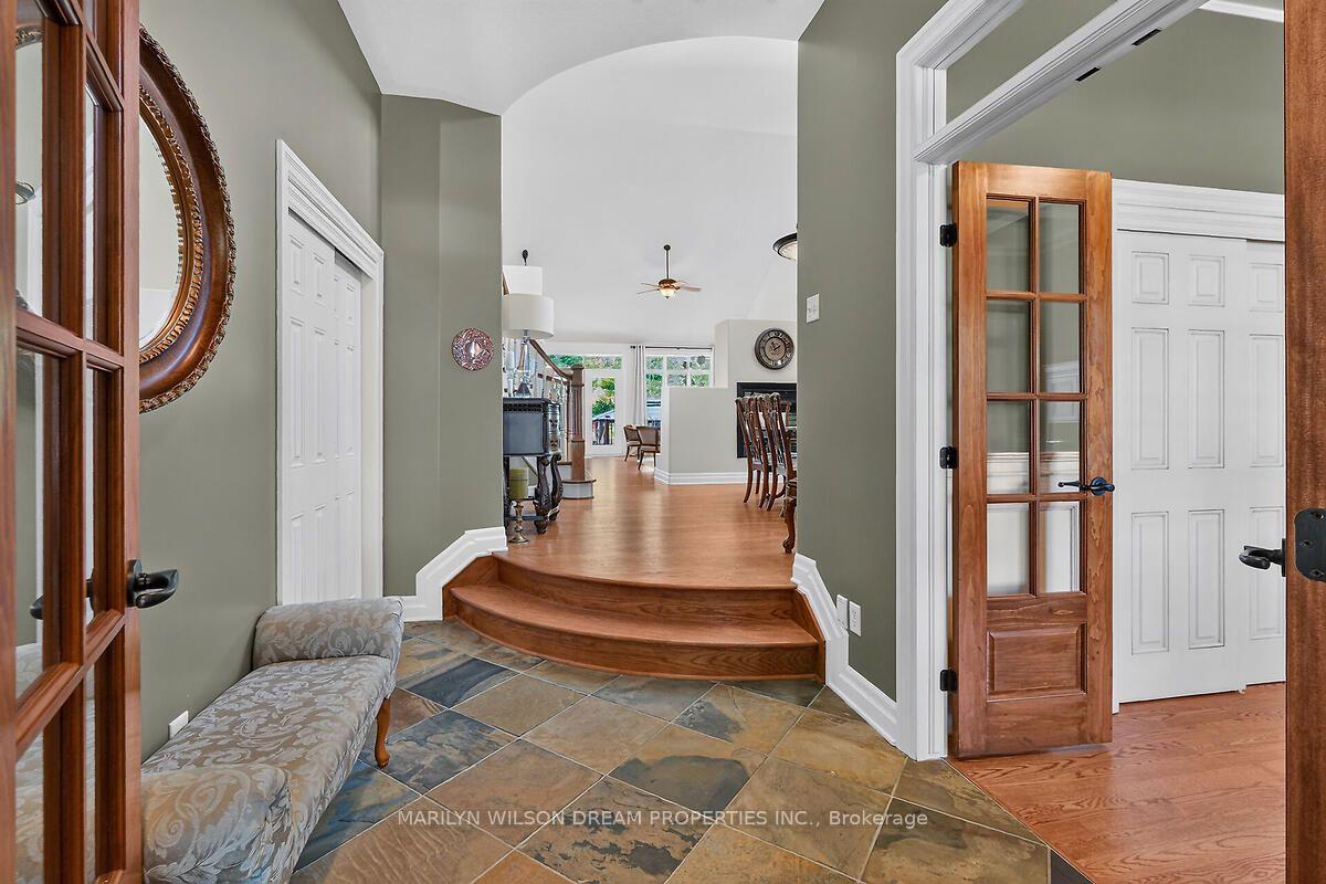 Photo 9 of 448 Rahul Crescent, Ottawa, Mooneys Bay — HOMEH