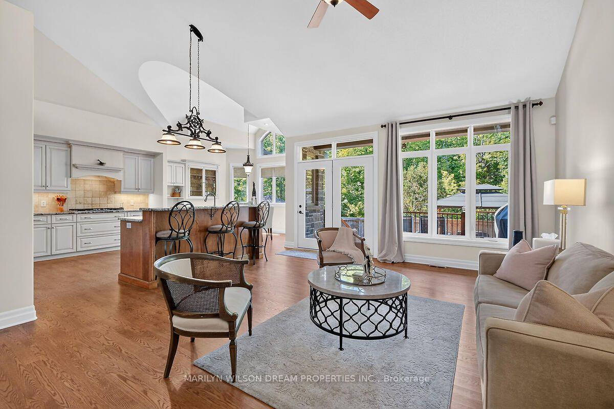 Photo 15 of 448 Rahul Crescent, Ottawa, Mooneys Bay — HOMEH