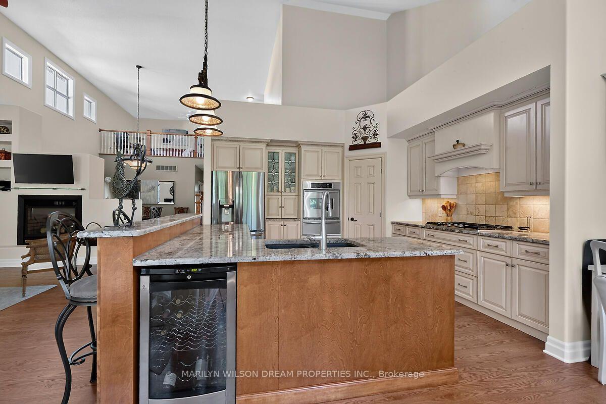 Photo 18 of 448 Rahul Crescent, Ottawa, Mooneys Bay — HOMEH