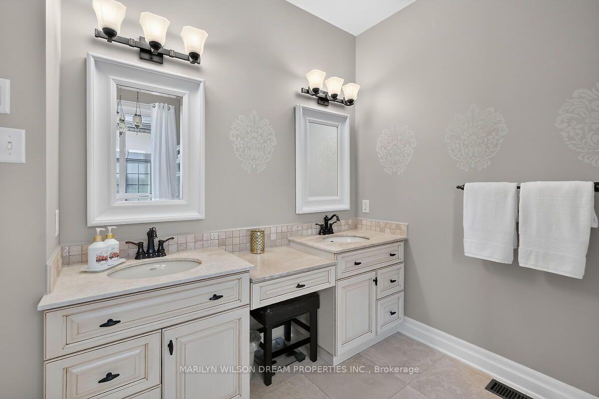 Photo 27 of 448 Rahul Crescent, Ottawa, Mooneys Bay — HOMEH