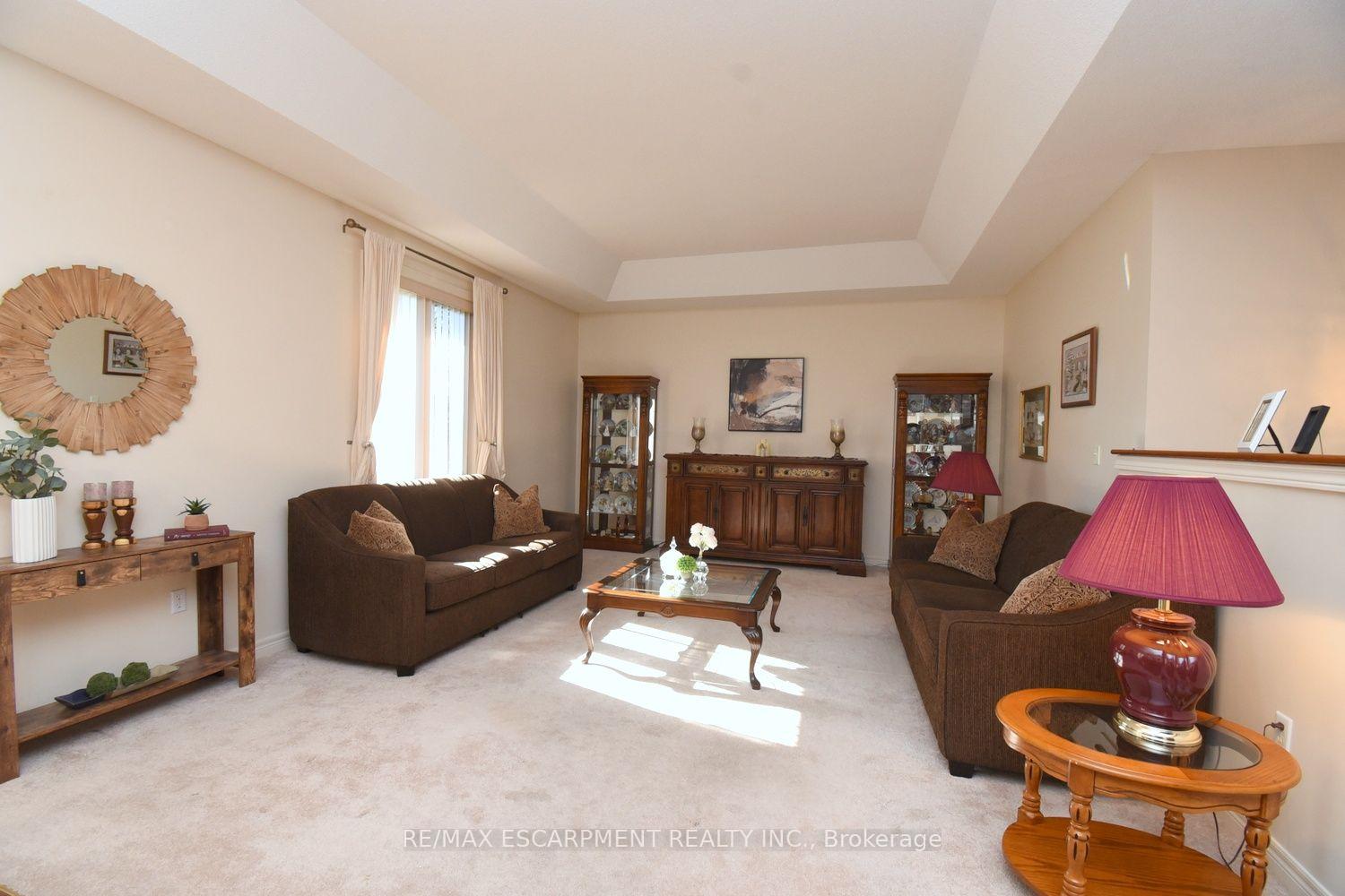 Photo 8 of 87 Jenifer Drive, Hamilton, Rural Glanbrook — HOMEH