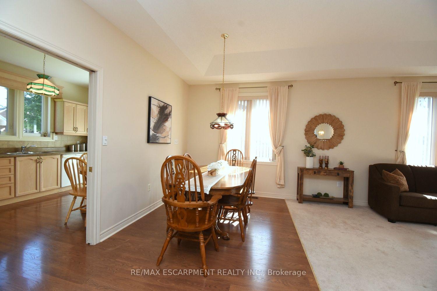 Photo 11 of 87 Jenifer Drive, Hamilton, Rural Glanbrook — HOMEH