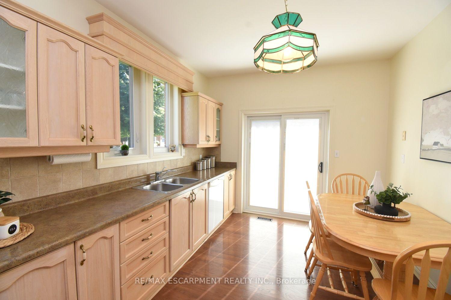 Photo 15 of 87 Jenifer Drive, Hamilton, Rural Glanbrook — HOMEH