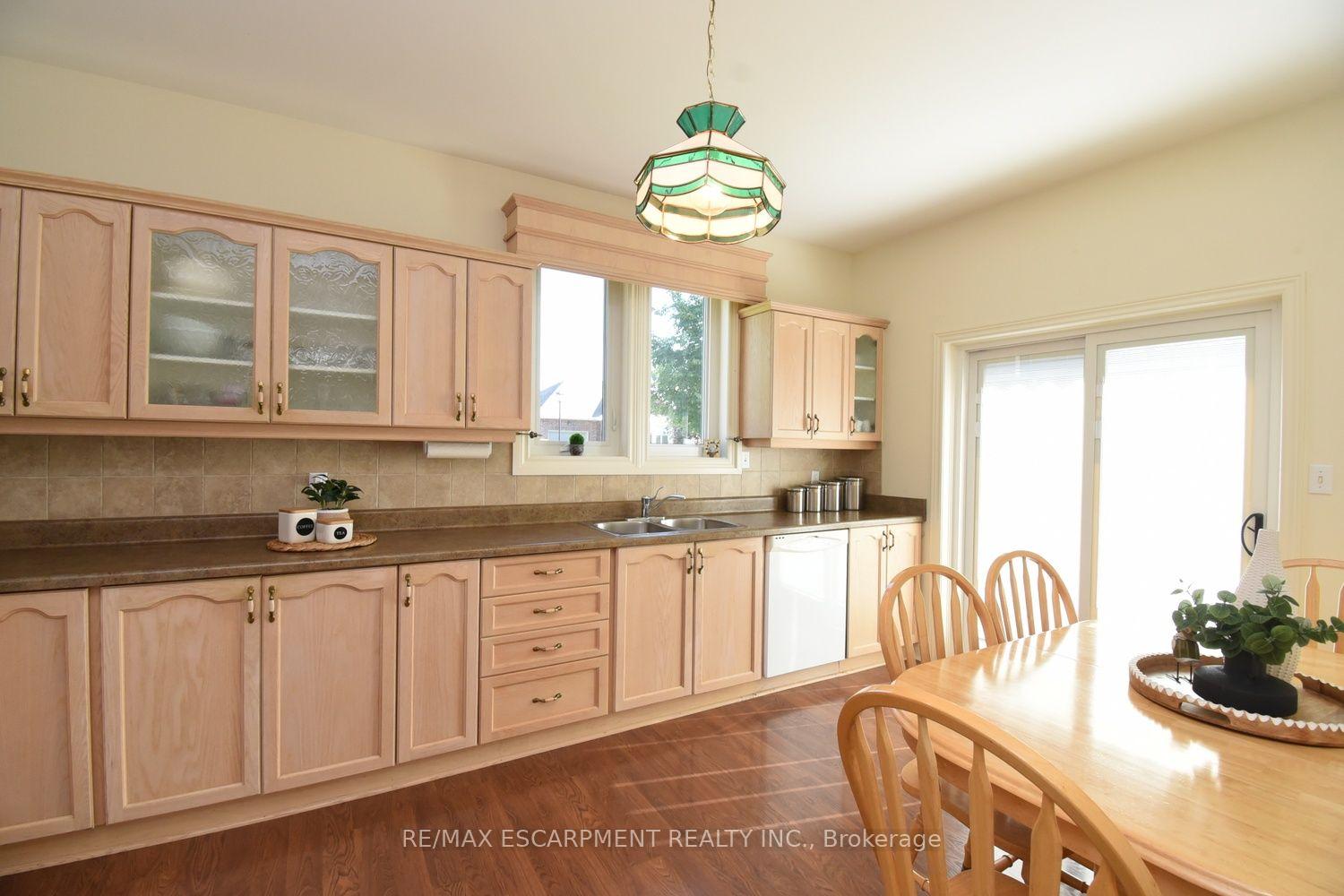 Photo 12 of 87 Jenifer Drive, Hamilton, Rural Glanbrook — HOMEH